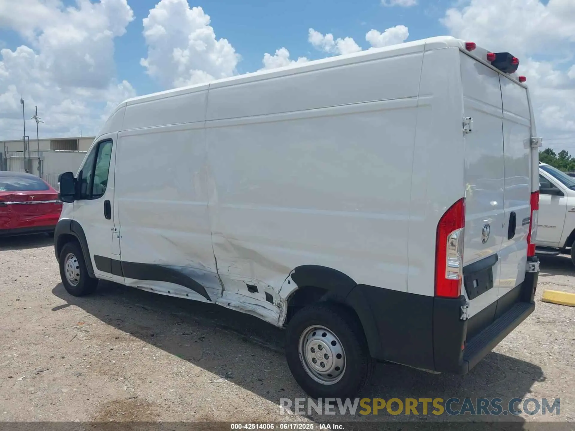 3 Photograph of a damaged car 3C6LRVDGXPE586187 RAM PROMASTER 2500 2023