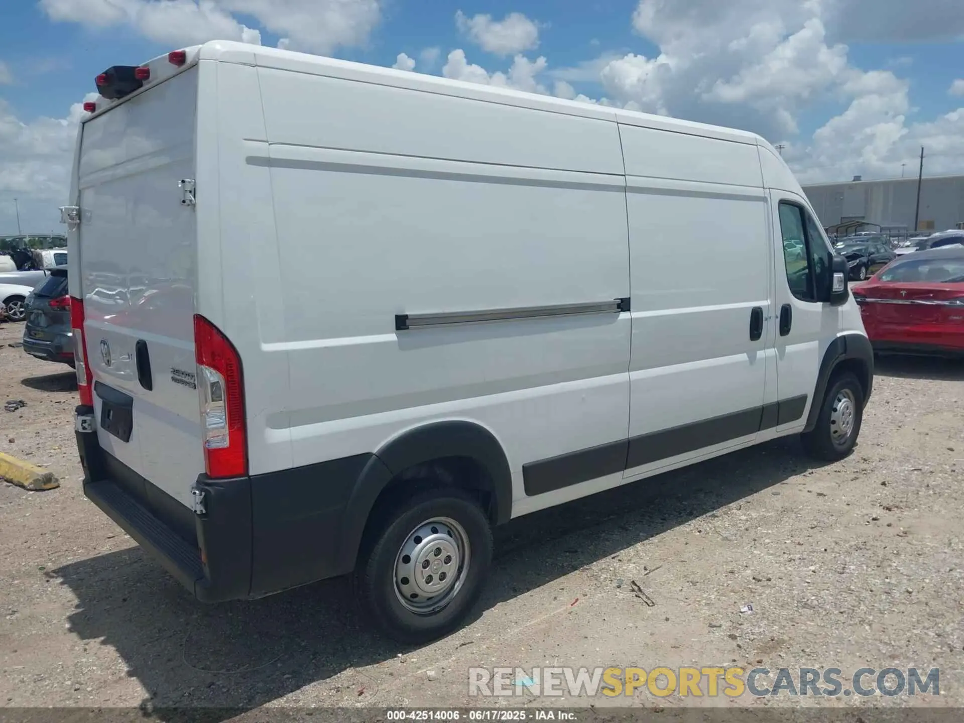 4 Photograph of a damaged car 3C6LRVDGXPE586187 RAM PROMASTER 2500 2023