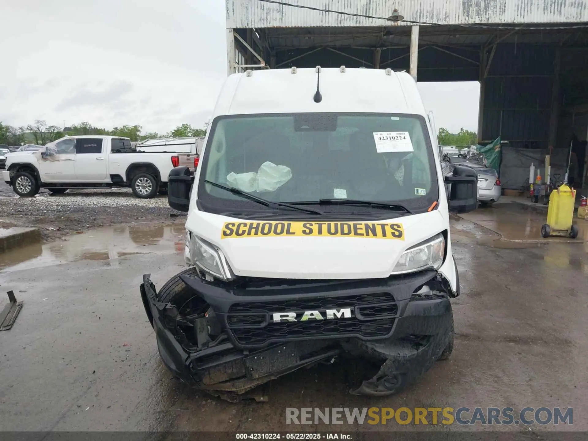 13 Photograph of a damaged car 3C6LRVPG4PE589677 RAM PROMASTER 2500 2023