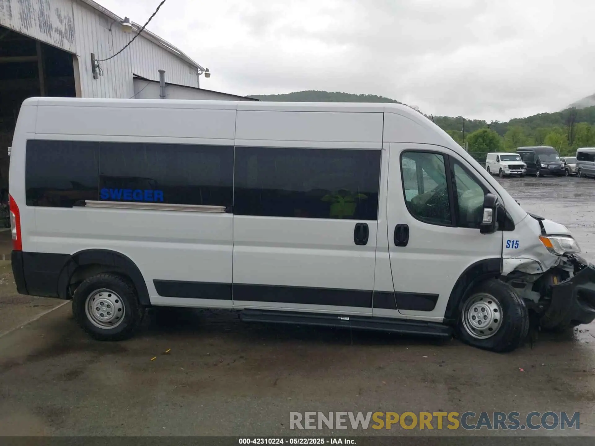 14 Photograph of a damaged car 3C6LRVPG4PE589677 RAM PROMASTER 2500 2023