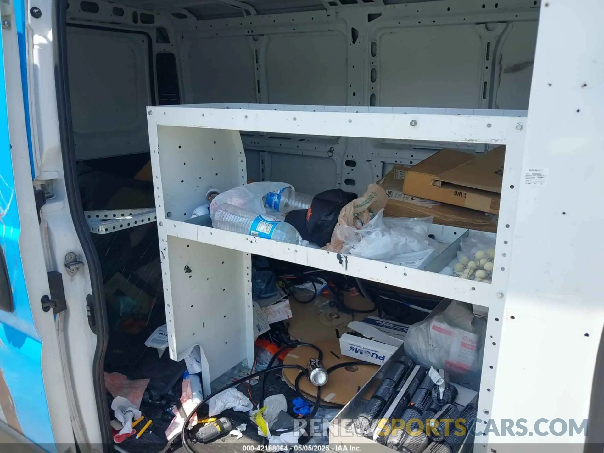 3 Photograph of a damaged car 3C6LRVVG5PE572504 RAM PROMASTER 2500 2023