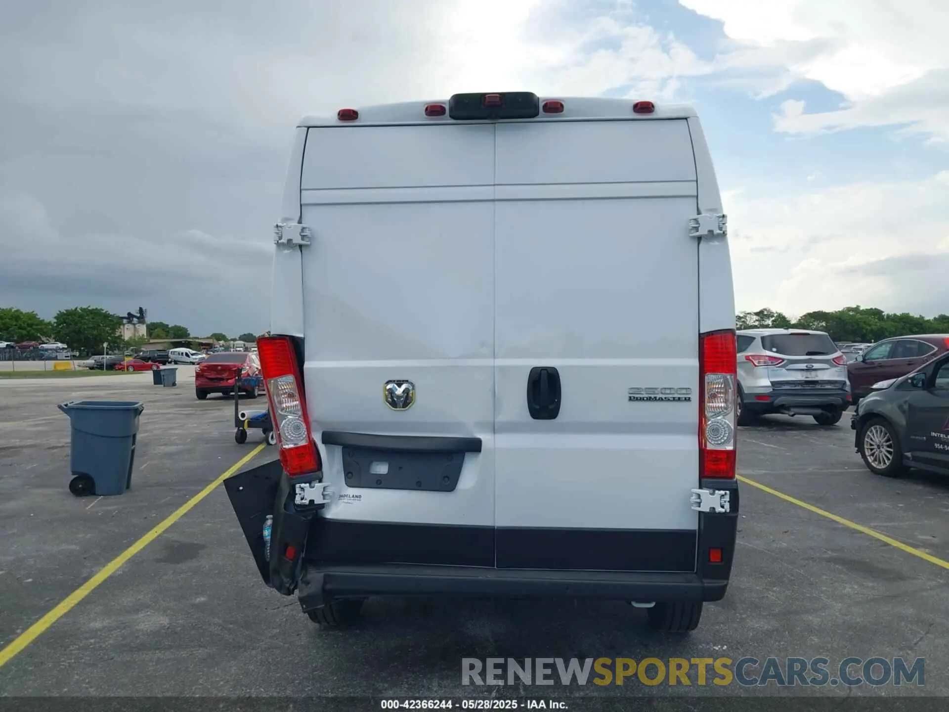 16 Photograph of a damaged car 3C6LRVCG7RE116462 RAM PROMASTER 2500 2024