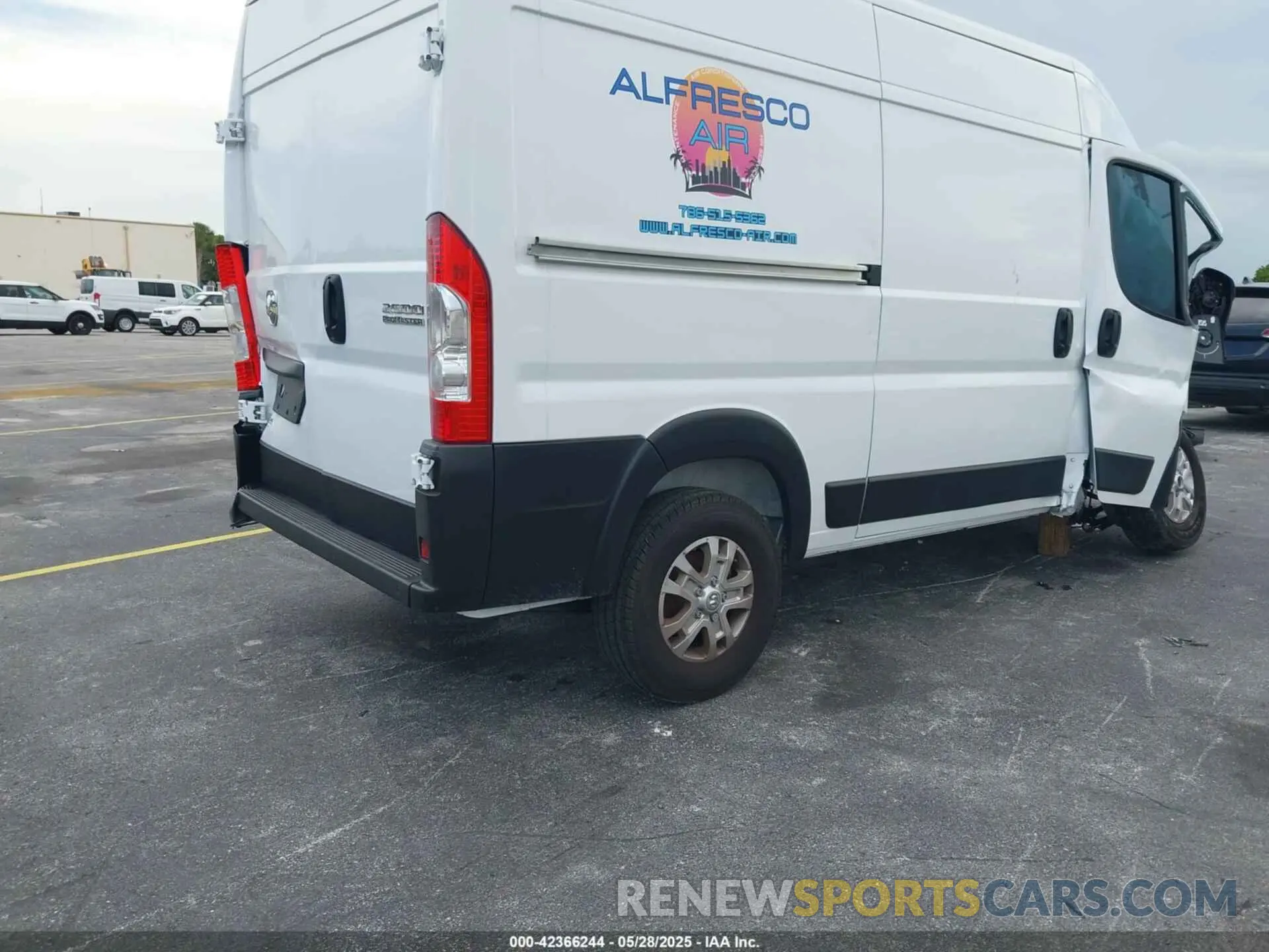 4 Photograph of a damaged car 3C6LRVCG7RE116462 RAM PROMASTER 2500 2024