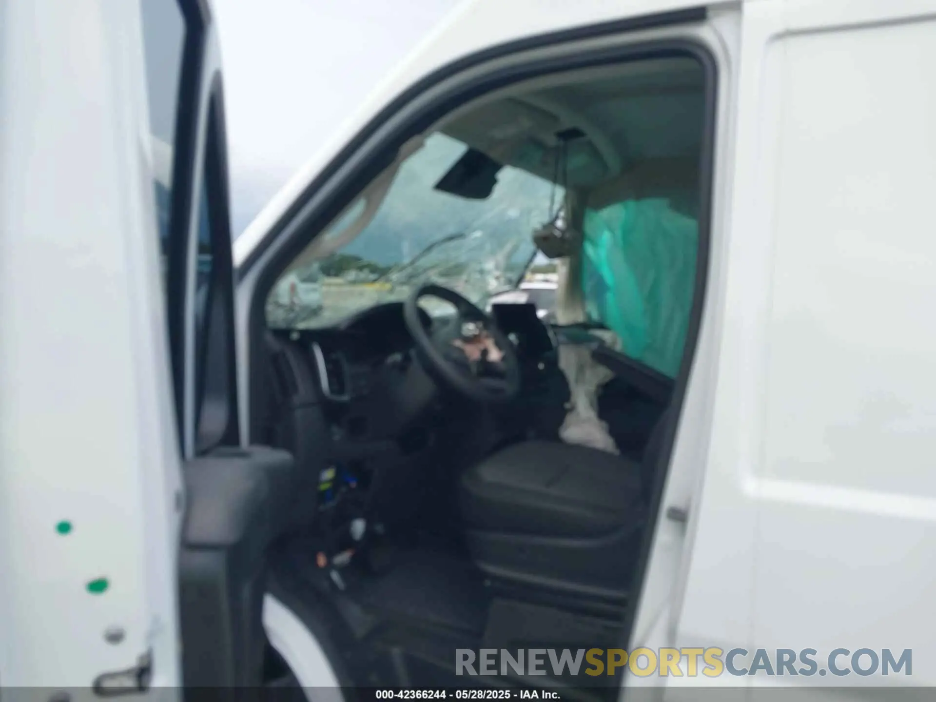5 Photograph of a damaged car 3C6LRVCG7RE116462 RAM PROMASTER 2500 2024