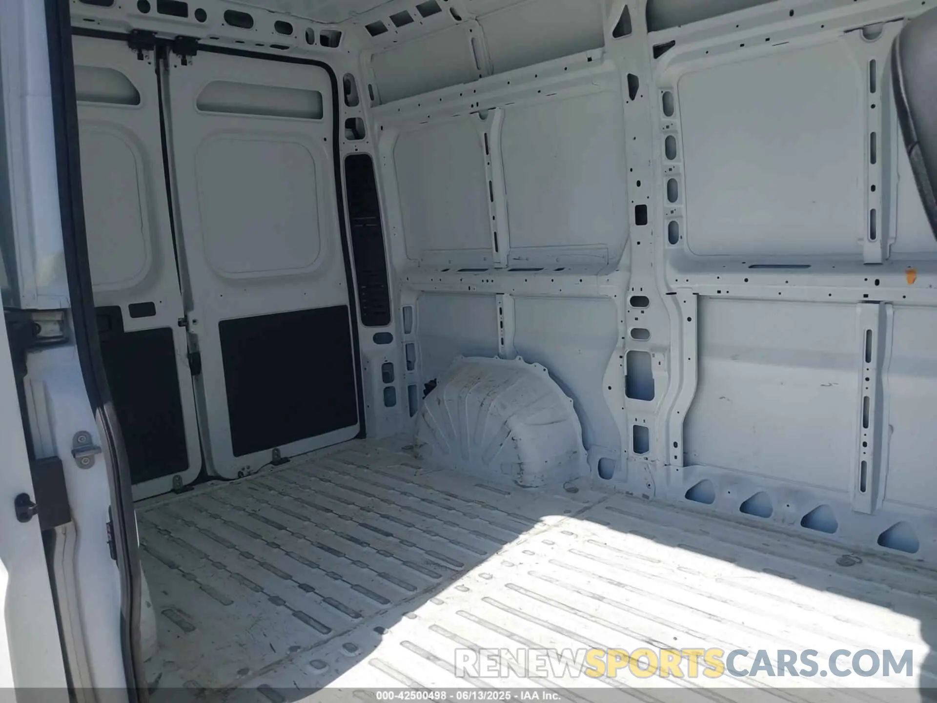 8 Photograph of a damaged car 3C6LRVCGXRE149262 RAM PROMASTER 2500 2024