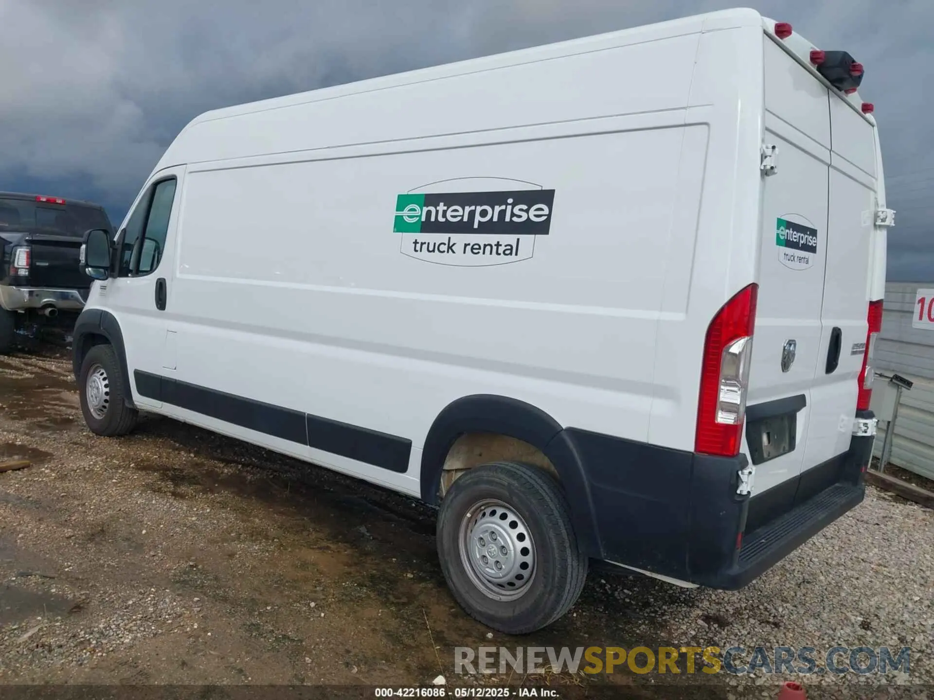 3 Photograph of a damaged car 3C6LRVDG0RE132209 RAM PROMASTER 2500 2024