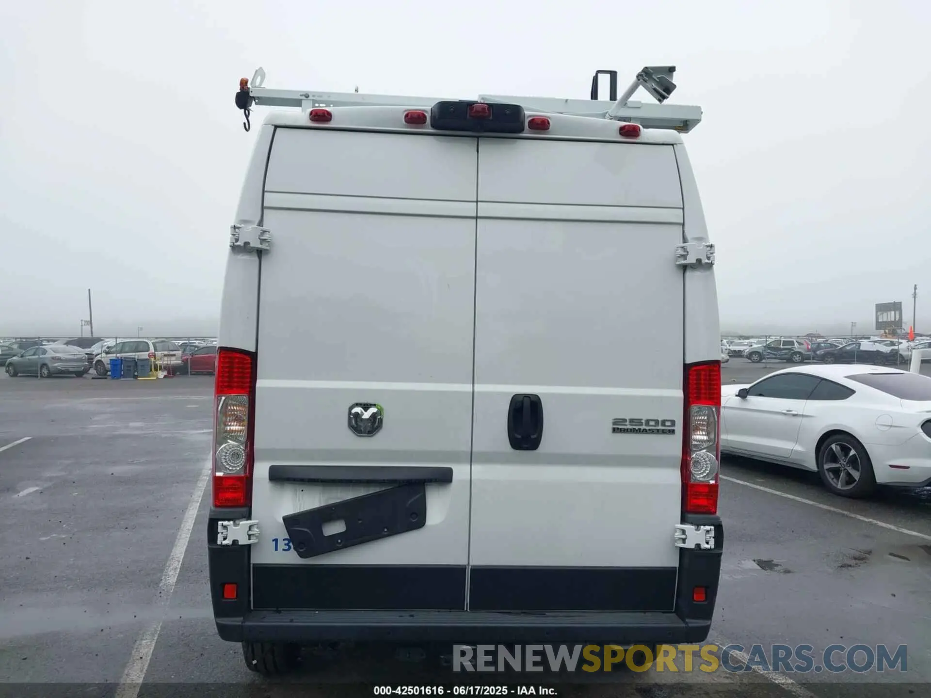 16 Photograph of a damaged car 3C6LRVDG2RE138299 RAM PROMASTER 2500 2024