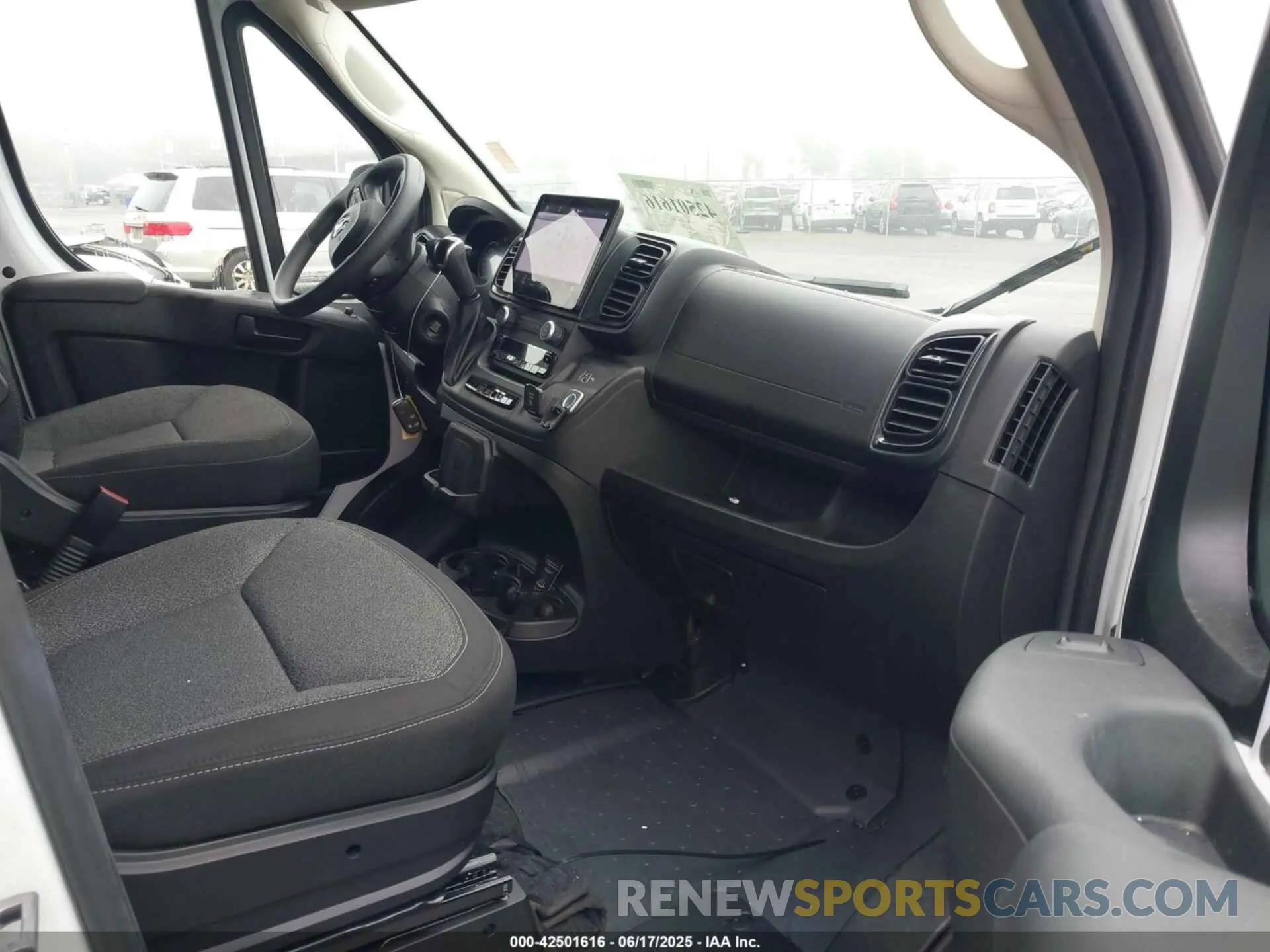 5 Photograph of a damaged car 3C6LRVDG2RE138299 RAM PROMASTER 2500 2024