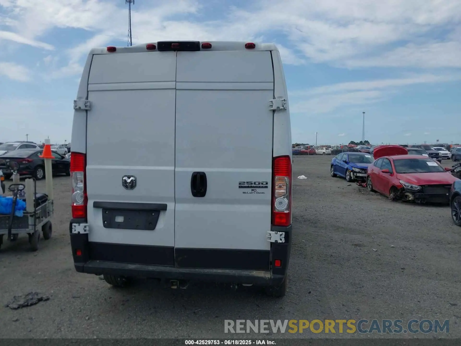 16 Photograph of a damaged car 3C6LRVDG3RE138215 RAM PROMASTER 2500 2024