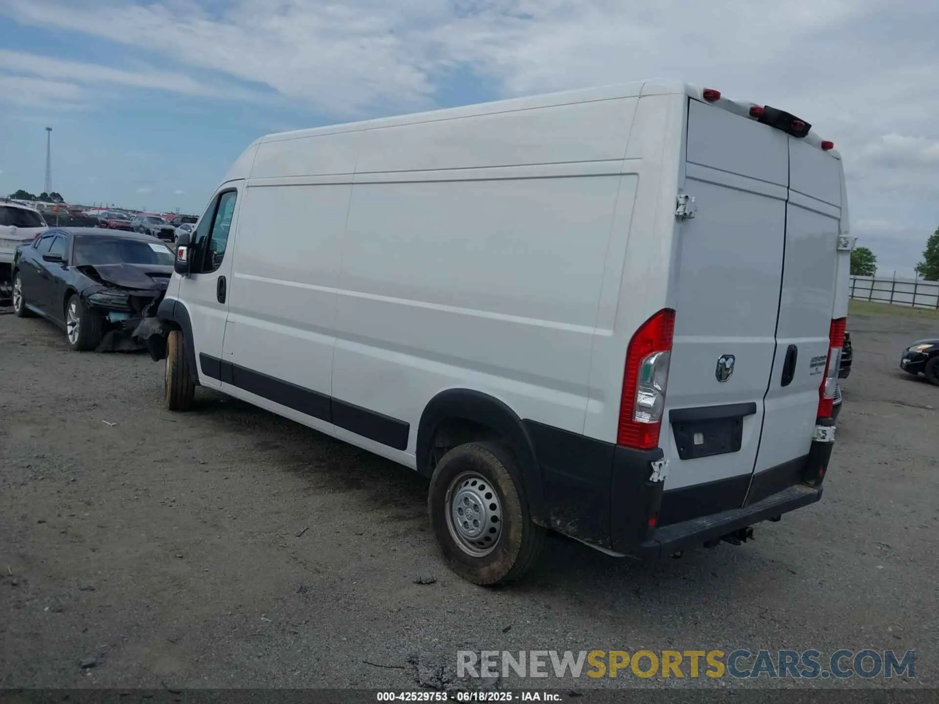 3 Photograph of a damaged car 3C6LRVDG3RE138215 RAM PROMASTER 2500 2024