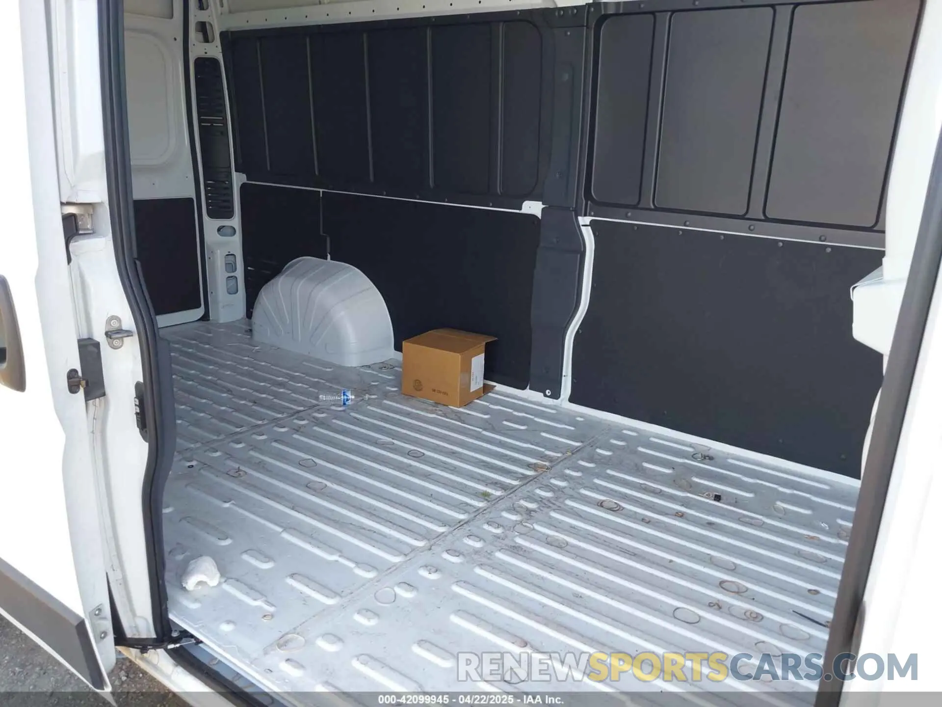 8 Photograph of a damaged car 3C6LRVDG6RE128925 RAM PROMASTER 2500 2024