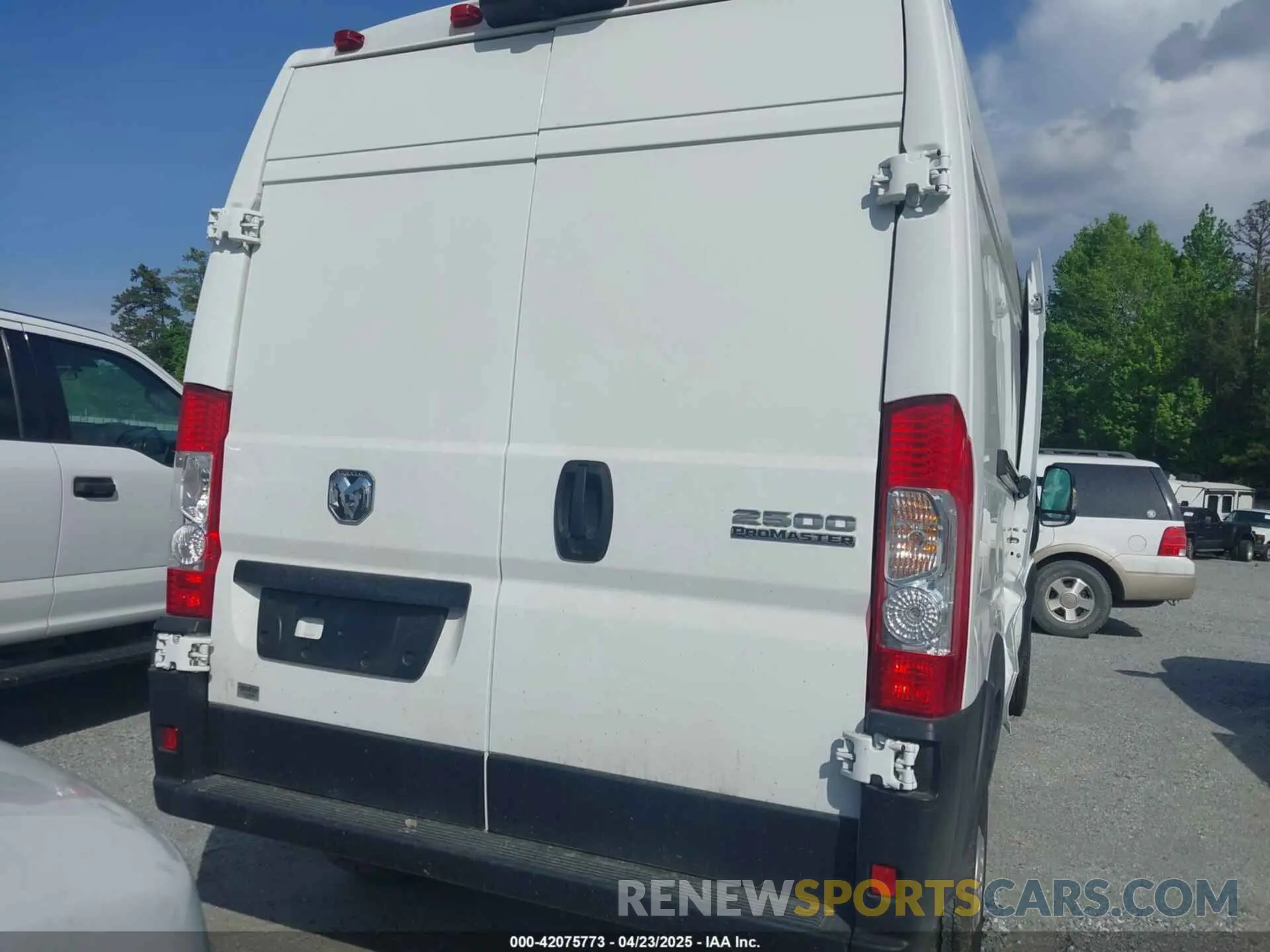 15 Photograph of a damaged car 3C6LRVDG7RE107128 RAM PROMASTER 2500 2024