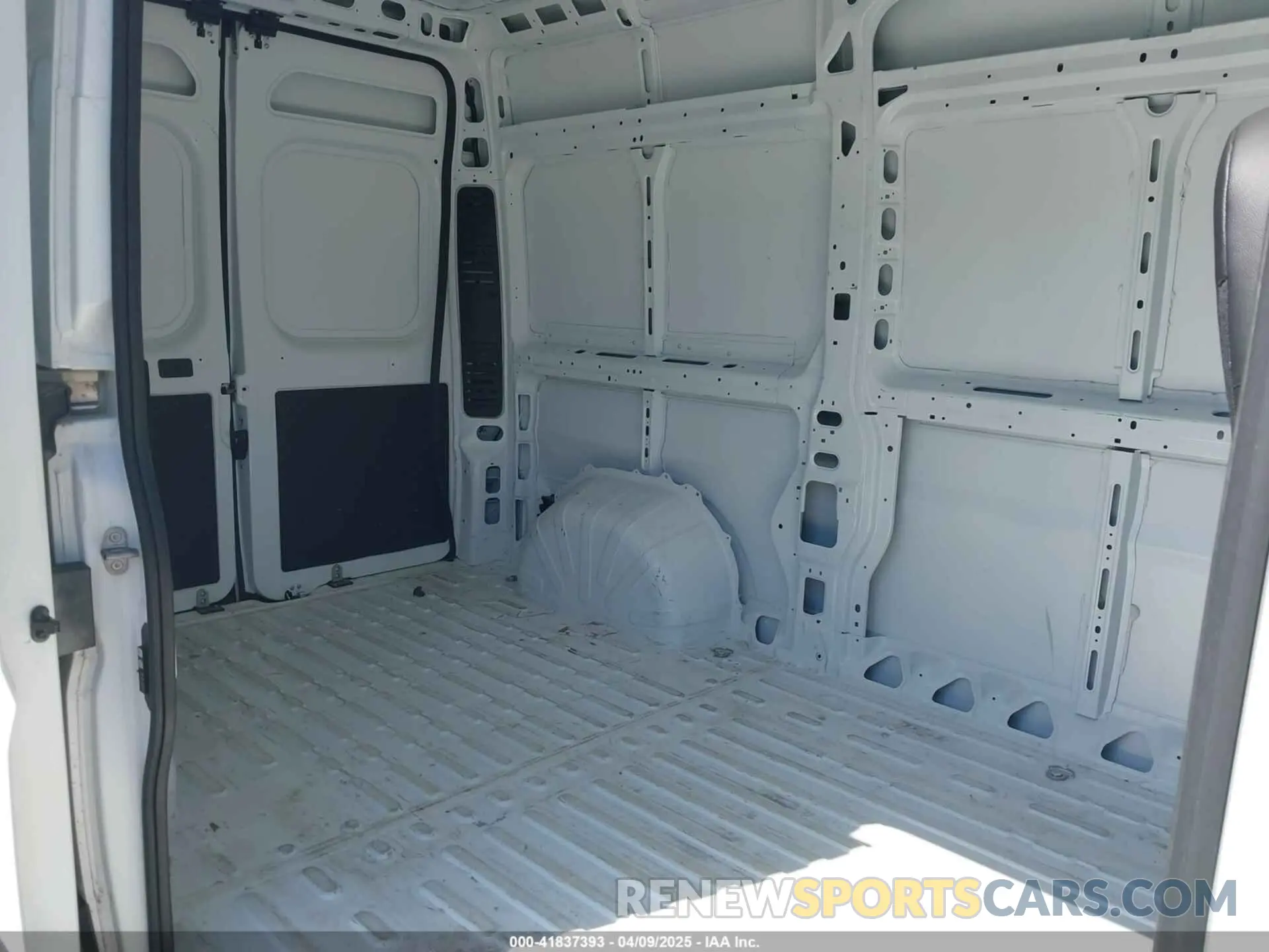 8 Photograph of a damaged car 3C6LRVCG8SE511501 RAM PROMASTER 2500 2025