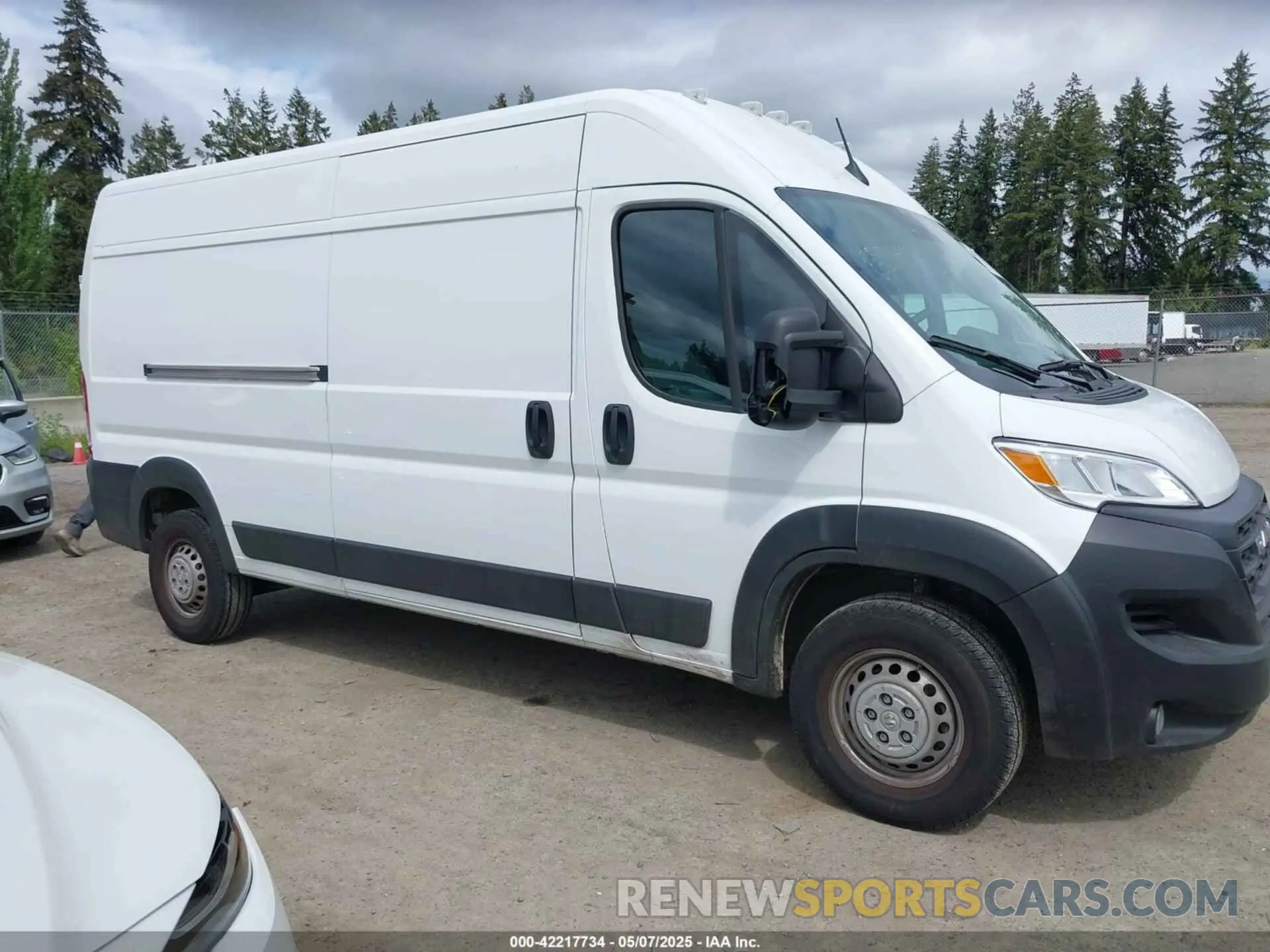 13 Photograph of a damaged car 3C6LRVDG5SE519375 RAM PROMASTER 2500 2025