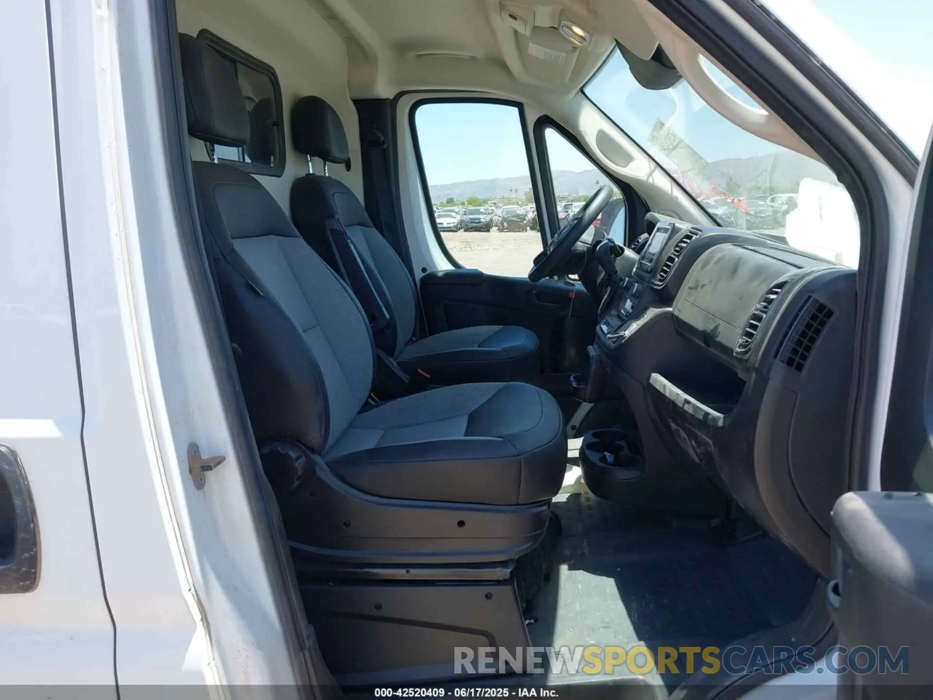5 Photograph of a damaged car 3C6LRVDG8SE507771 RAM PROMASTER 2500 2025