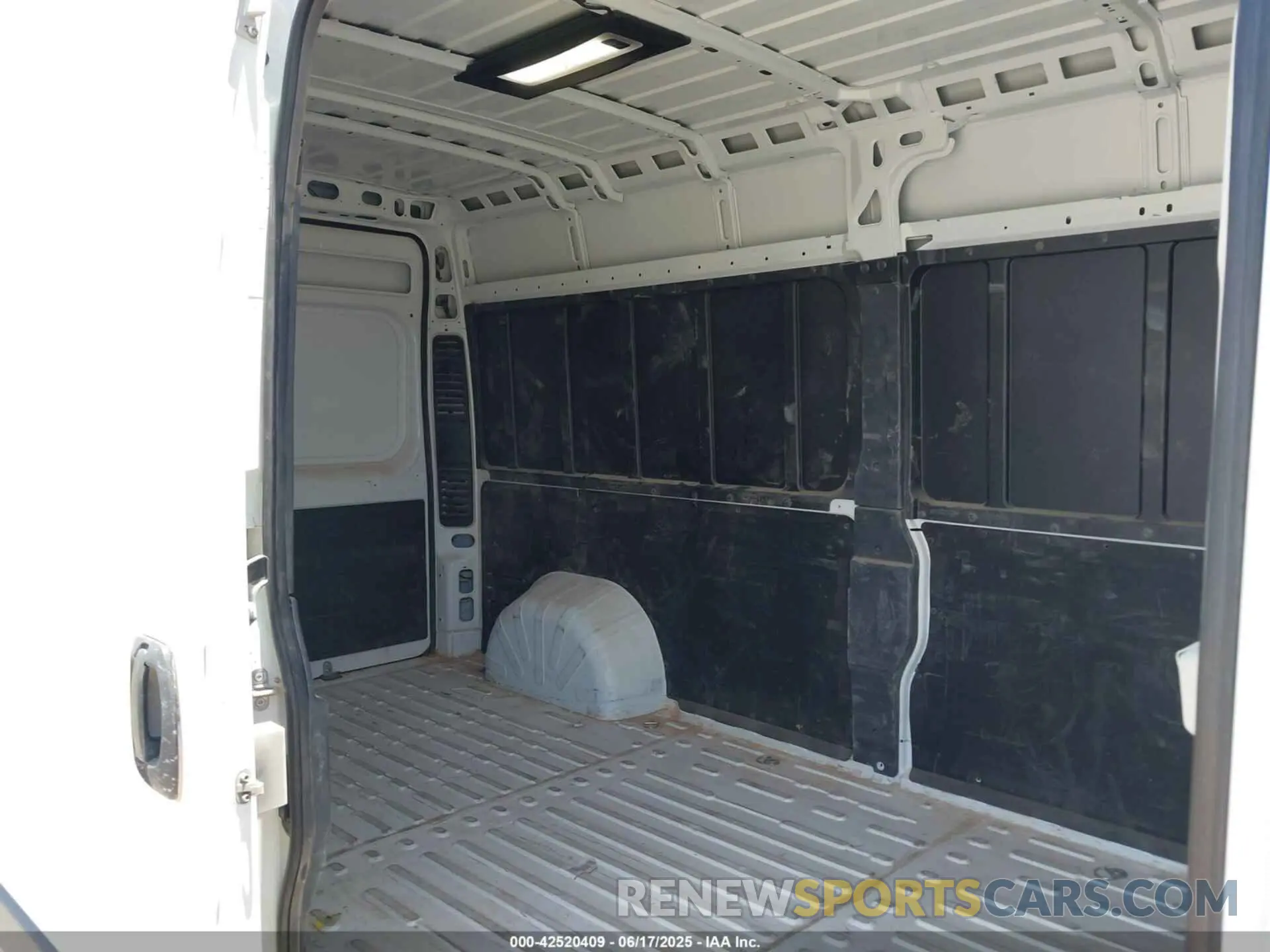 8 Photograph of a damaged car 3C6LRVDG8SE507771 RAM PROMASTER 2500 2025