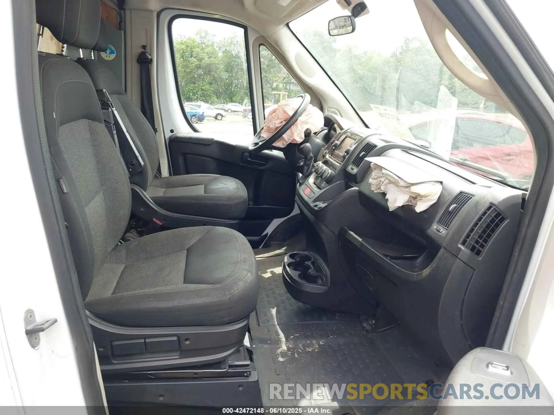 5 Photograph of a damaged car 3C6URVHG7KE515276 RAM PROMASTER 3500 2019