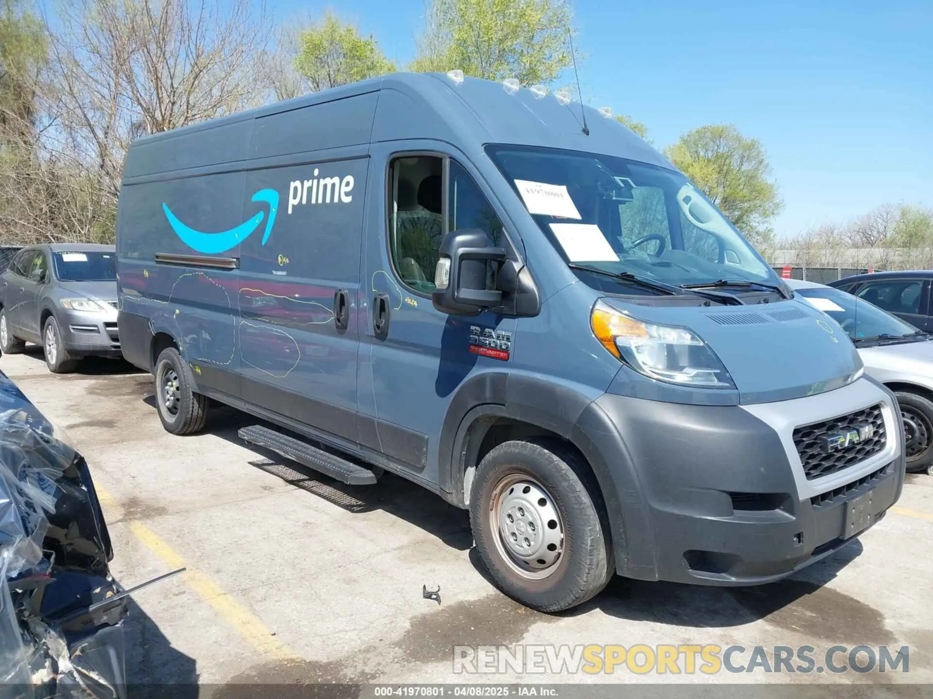 1 Photograph of a damaged car 3C6URVJG0KE561834 RAM PROMASTER 3500 2019