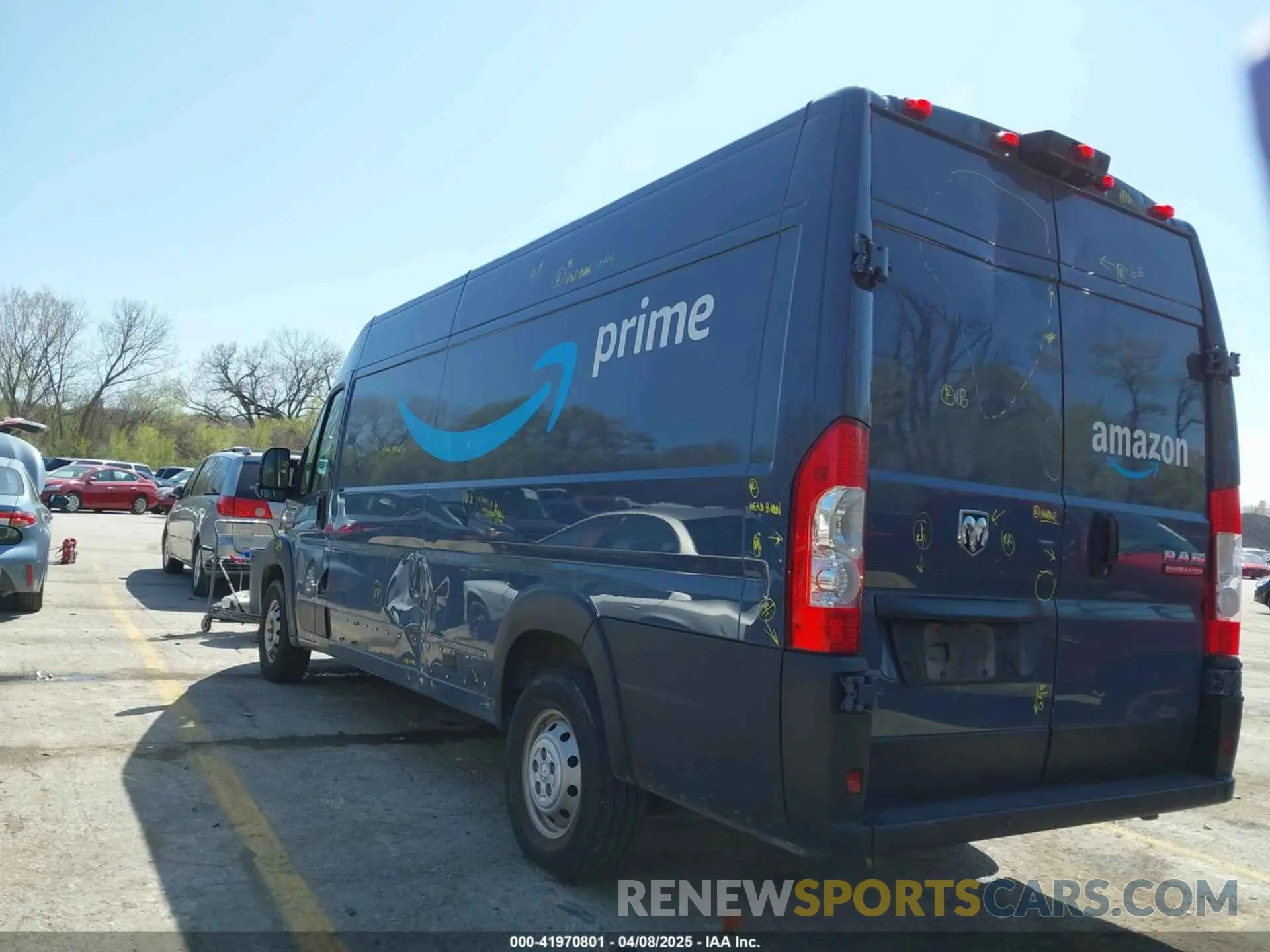 3 Photograph of a damaged car 3C6URVJG0KE561834 RAM PROMASTER 3500 2019