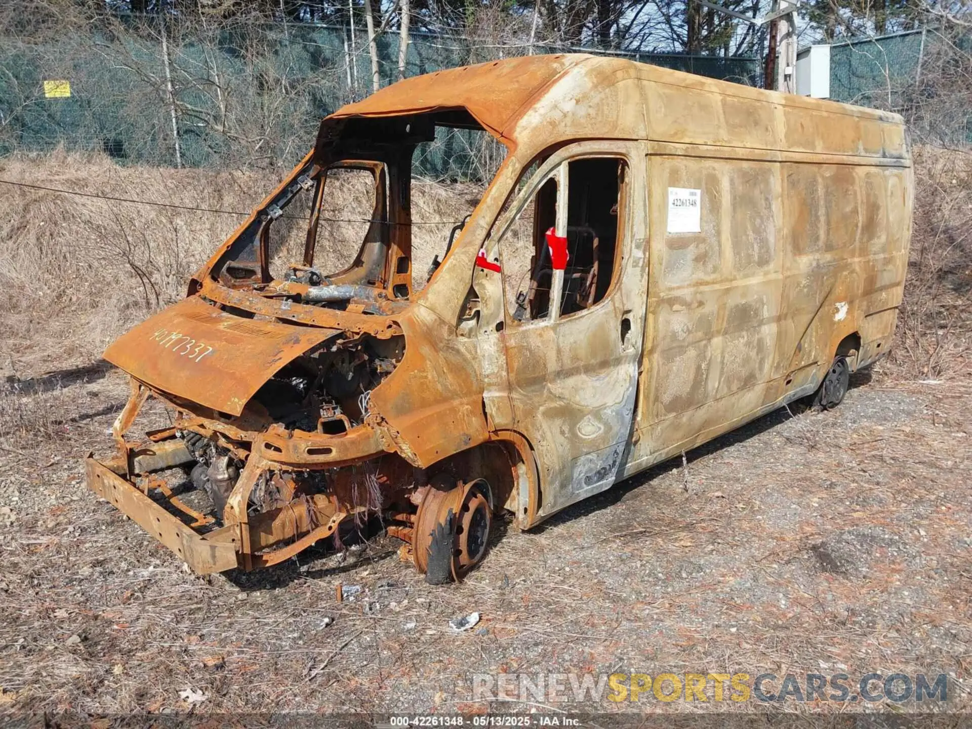 2 Photograph of a damaged car 3C6URVJG3KE564677 RAM PROMASTER 3500 2019