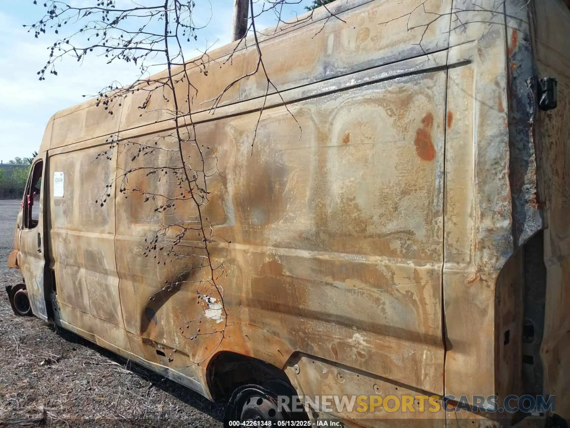 3 Photograph of a damaged car 3C6URVJG3KE564677 RAM PROMASTER 3500 2019