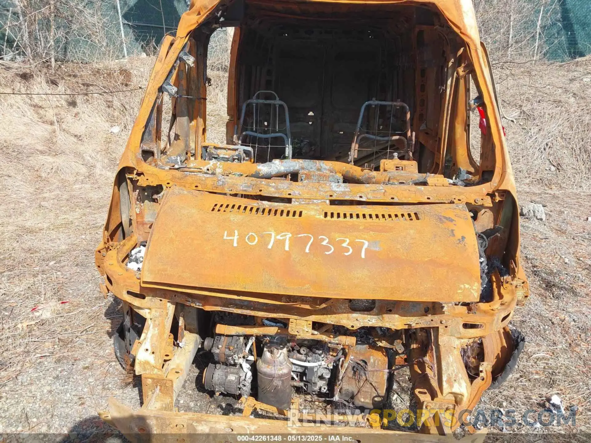 6 Photograph of a damaged car 3C6URVJG3KE564677 RAM PROMASTER 3500 2019
