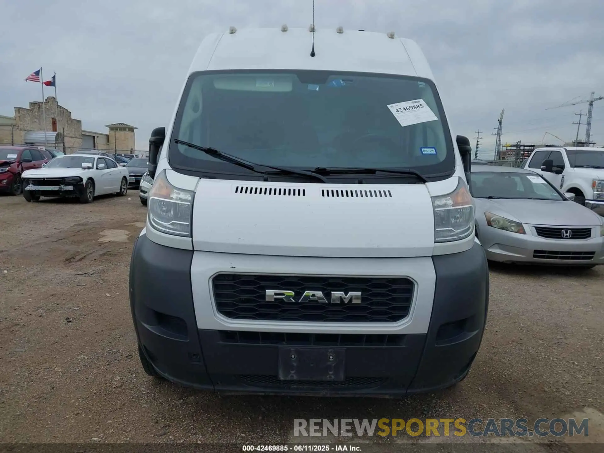 12 Photograph of a damaged car 3C6URVJG4KE537388 RAM PROMASTER 3500 2019
