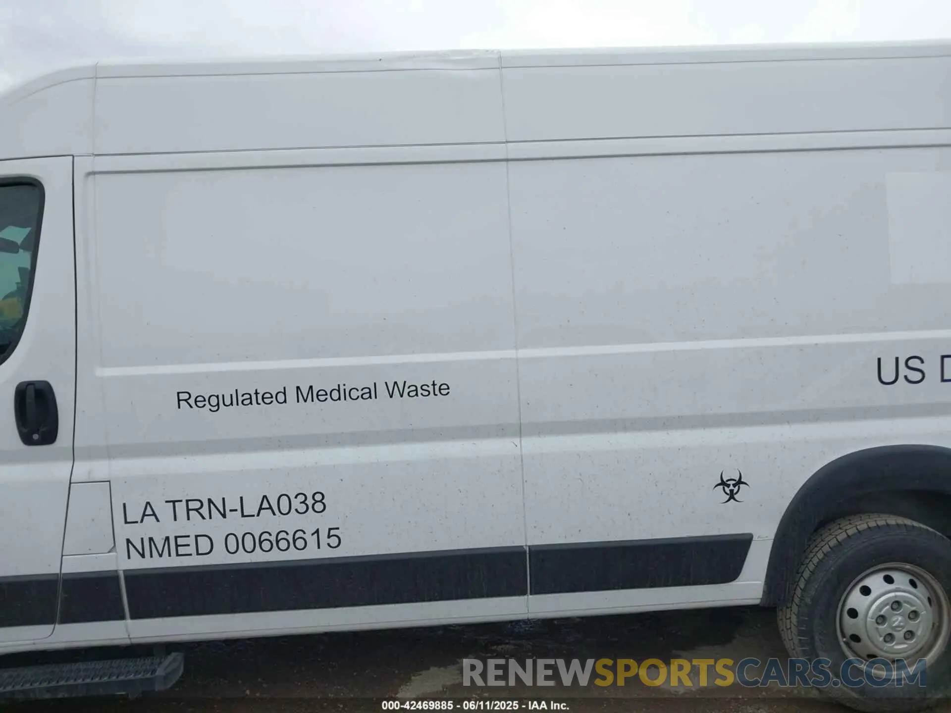 14 Photograph of a damaged car 3C6URVJG4KE537388 RAM PROMASTER 3500 2019