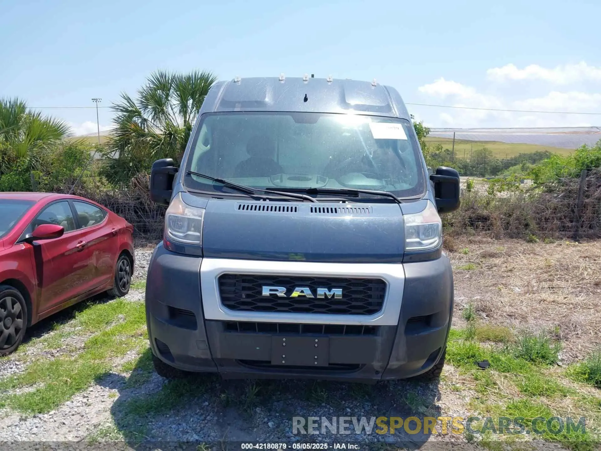 12 Photograph of a damaged car 3C6URVJG4KE558841 RAM PROMASTER 3500 2019