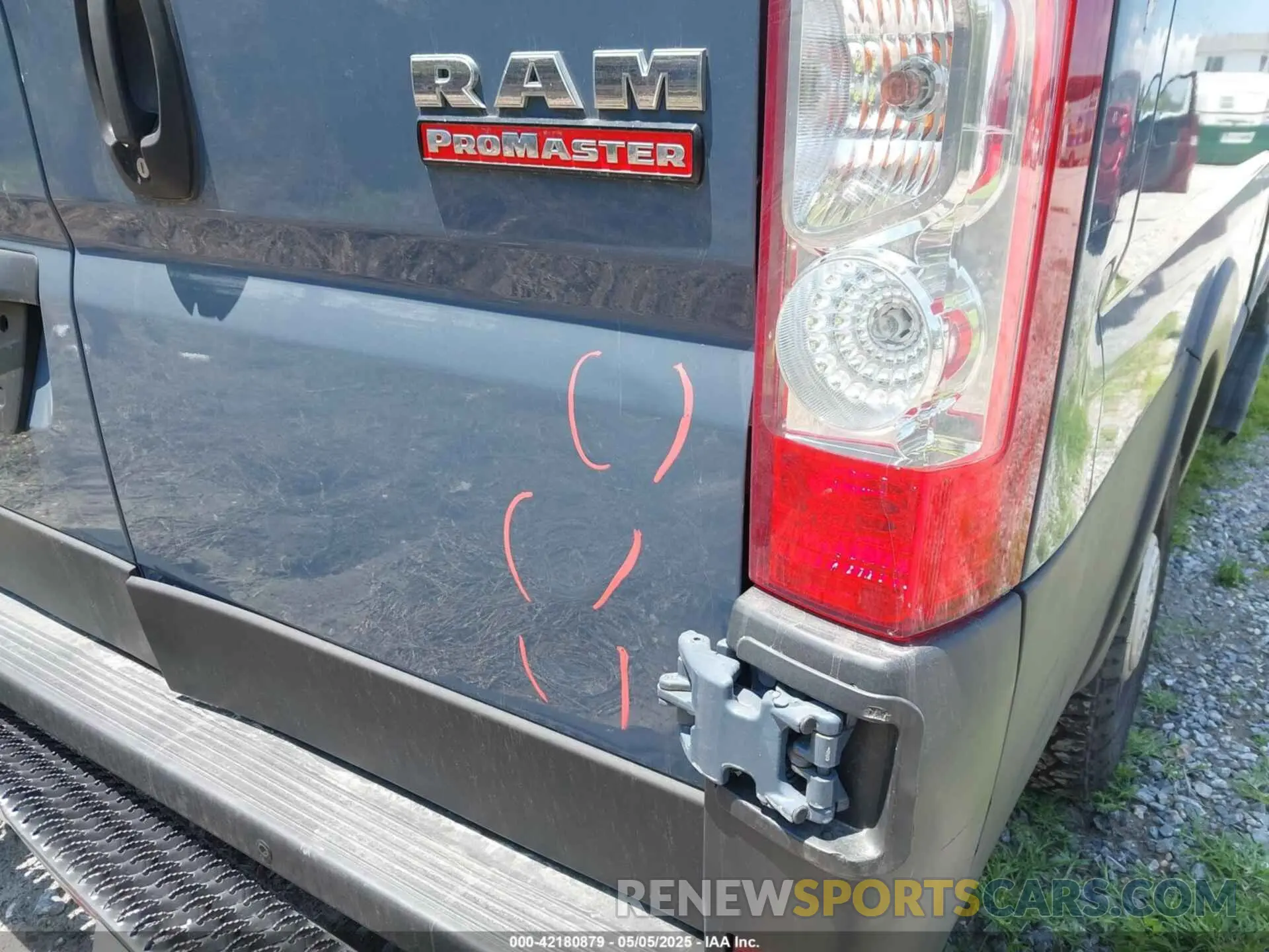 17 Photograph of a damaged car 3C6URVJG4KE558841 RAM PROMASTER 3500 2019