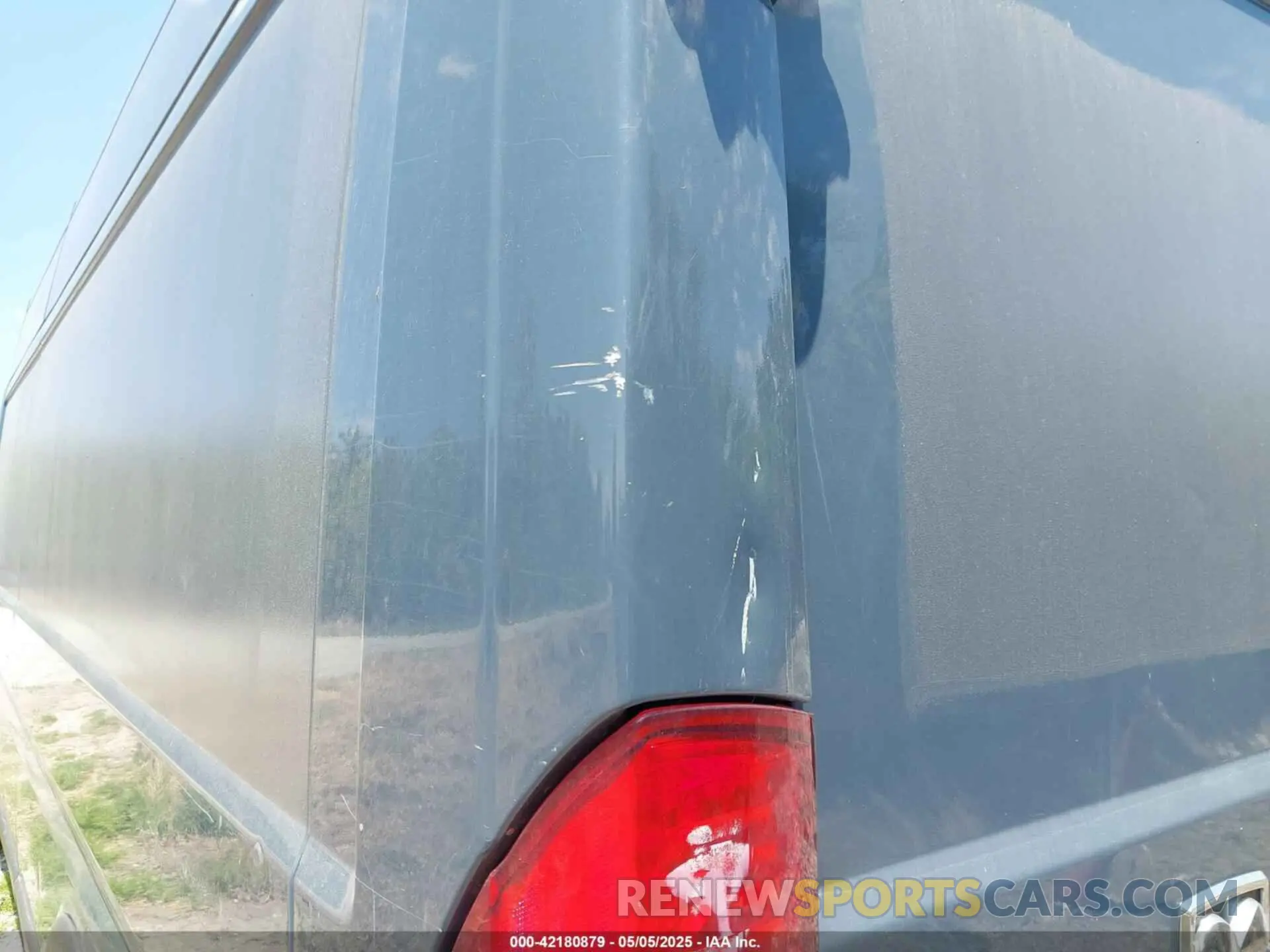 18 Photograph of a damaged car 3C6URVJG4KE558841 RAM PROMASTER 3500 2019