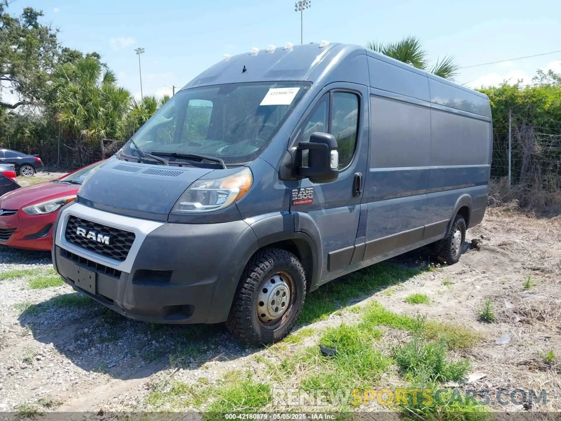 2 Photograph of a damaged car 3C6URVJG4KE558841 RAM PROMASTER 3500 2019