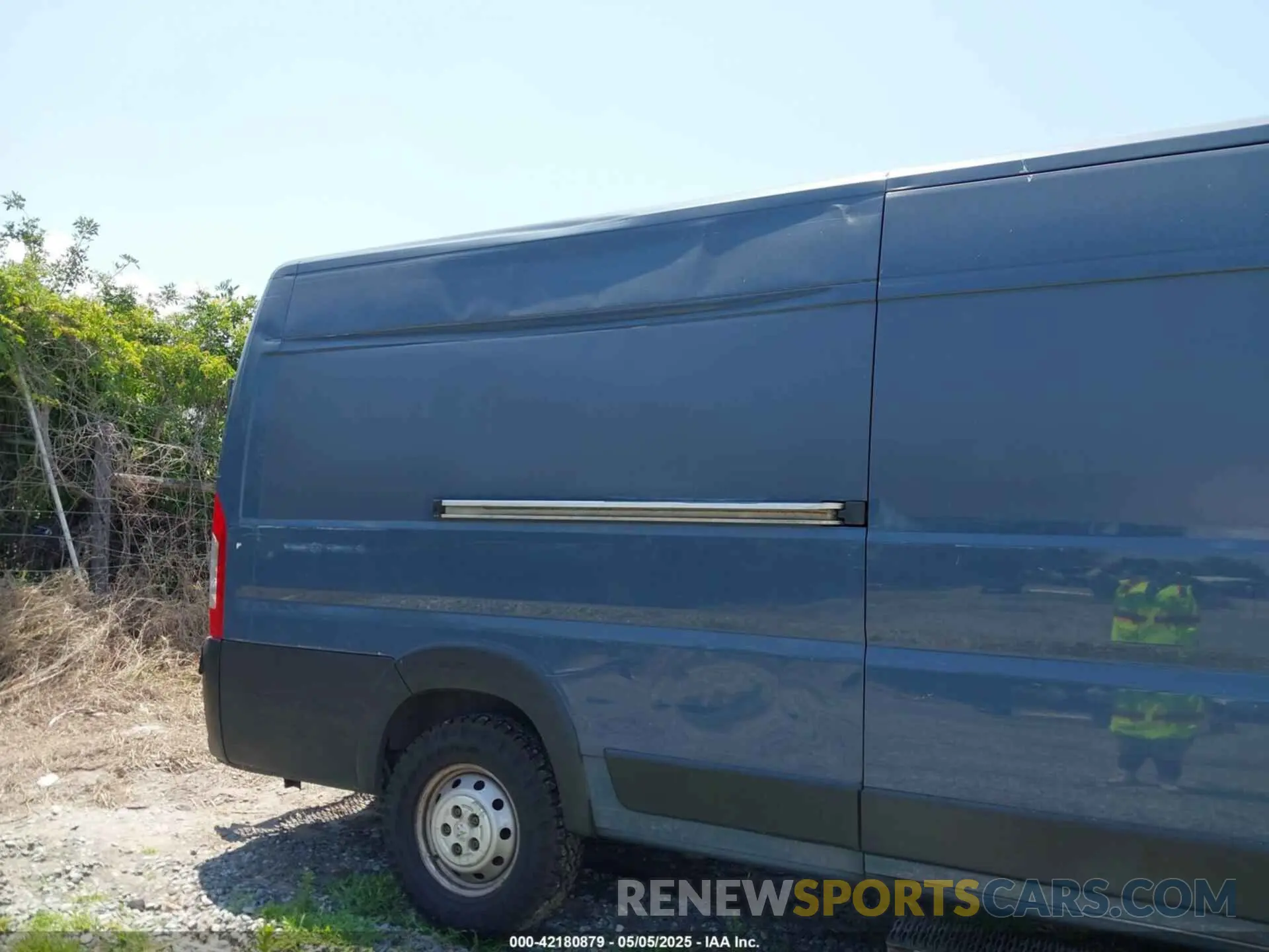 6 Photograph of a damaged car 3C6URVJG4KE558841 RAM PROMASTER 3500 2019