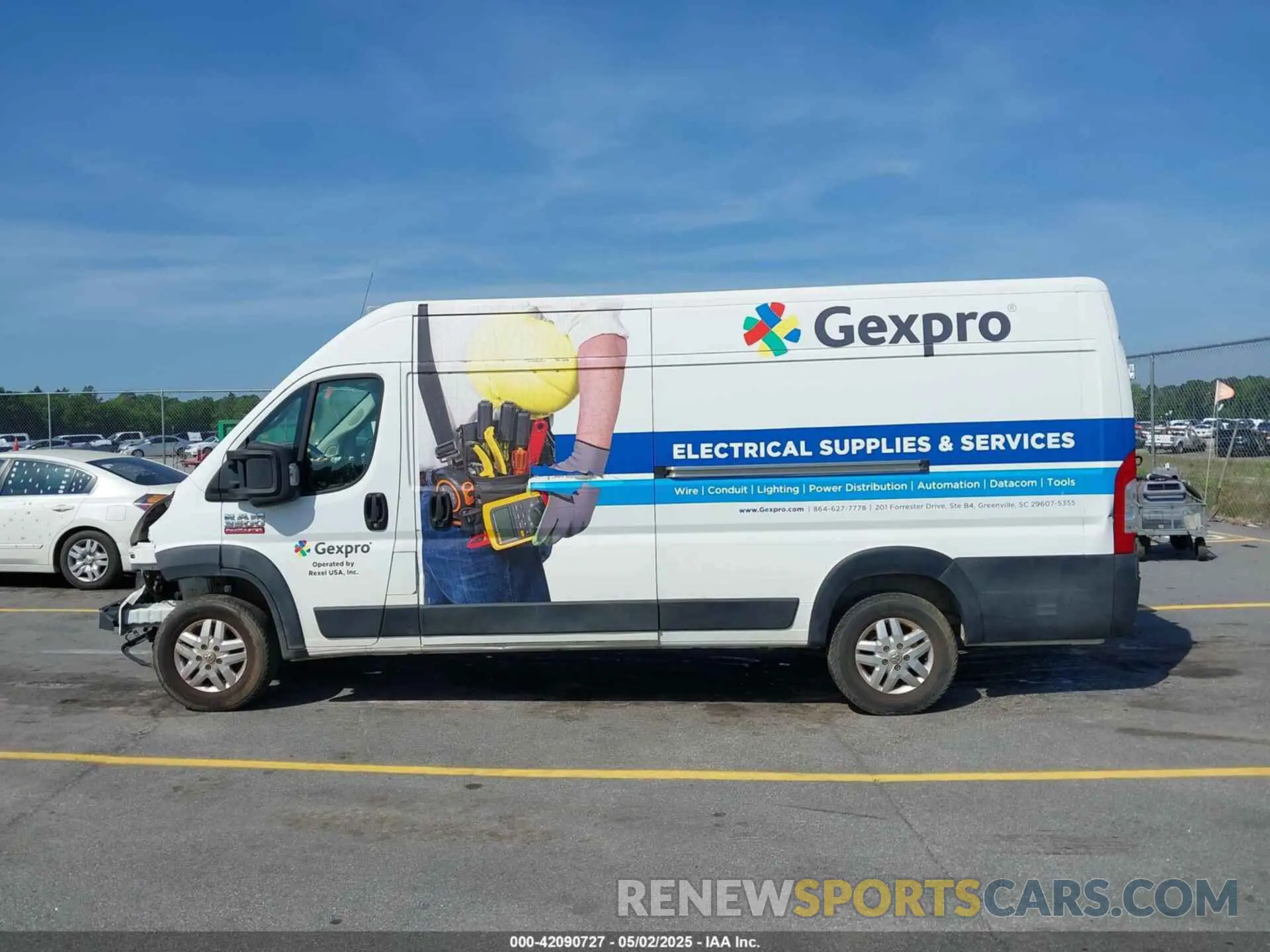 14 Photograph of a damaged car 3C6URVJG5KE508028 RAM PROMASTER 3500 2019