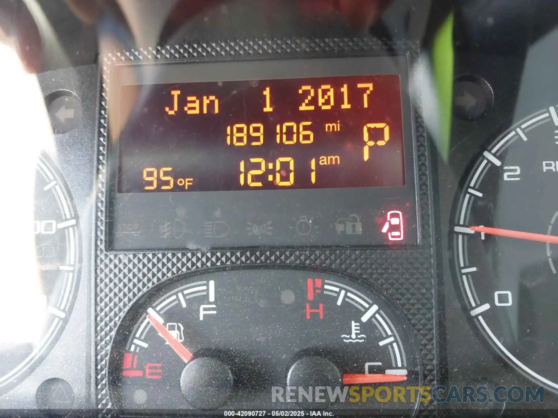 15 Photograph of a damaged car 3C6URVJG5KE508028 RAM PROMASTER 3500 2019