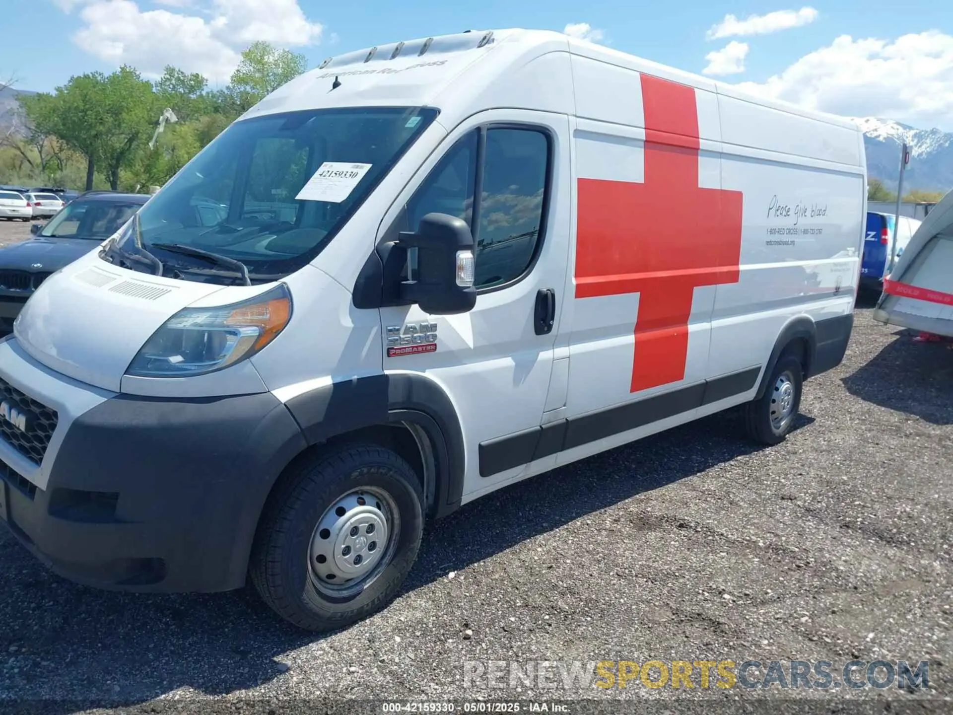 2 Photograph of a damaged car 3C6URVJG5KE535004 RAM PROMASTER 3500 2019
