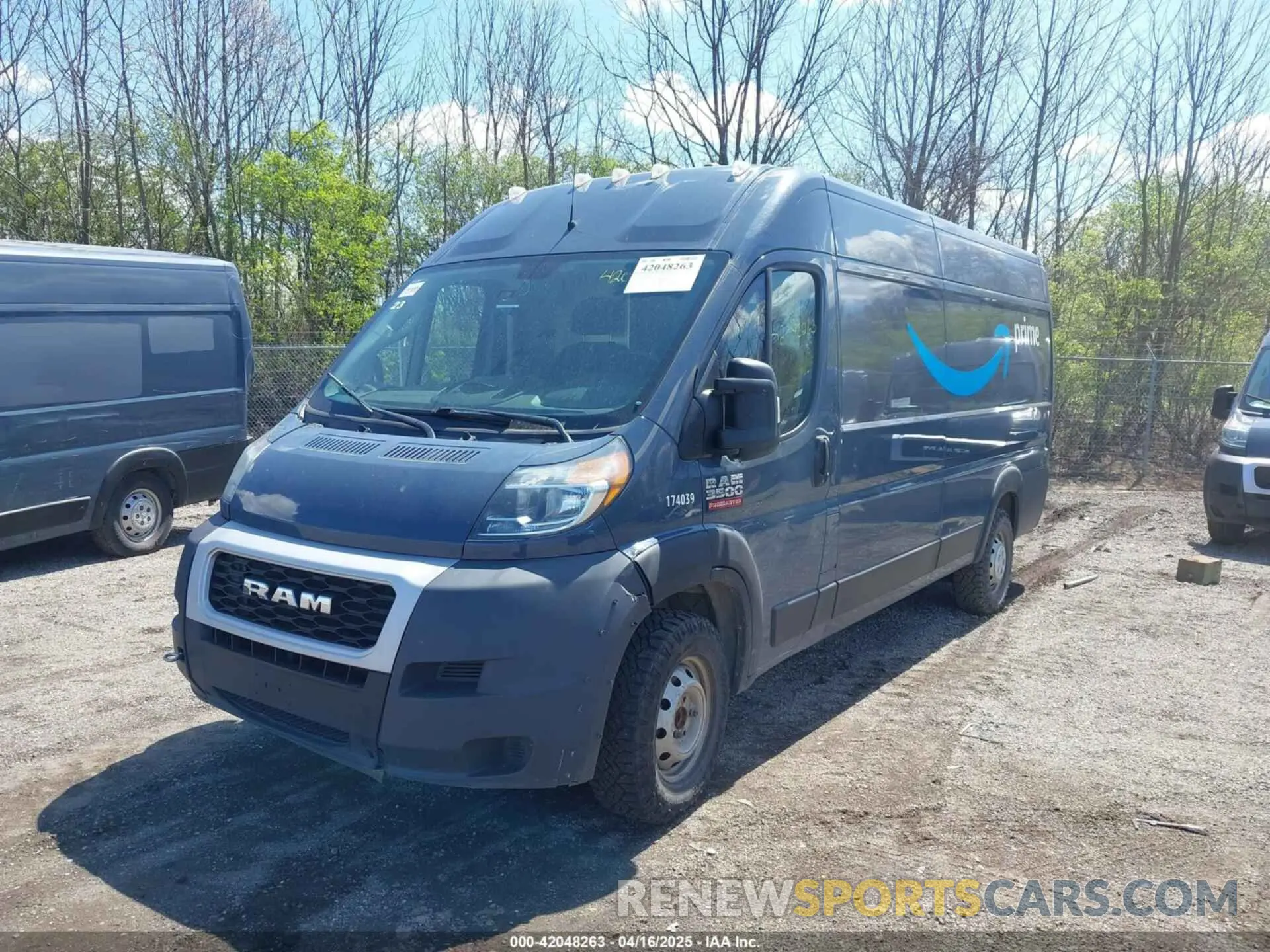 2 Photograph of a damaged car 3C6URVJG6KE544844 RAM PROMASTER 3500 2019