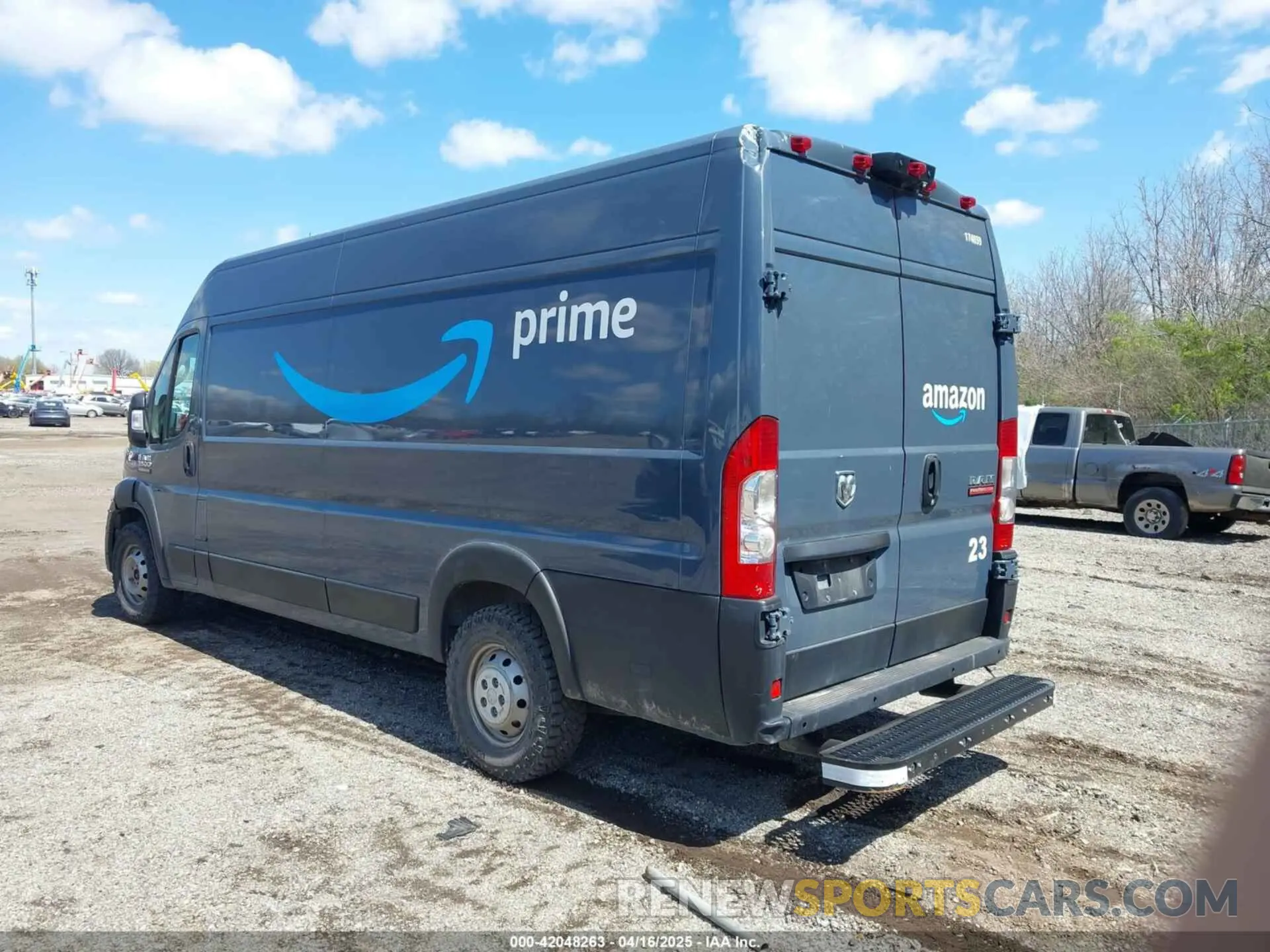 3 Photograph of a damaged car 3C6URVJG6KE544844 RAM PROMASTER 3500 2019