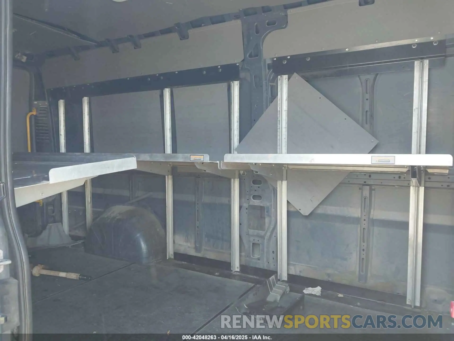 8 Photograph of a damaged car 3C6URVJG6KE544844 RAM PROMASTER 3500 2019