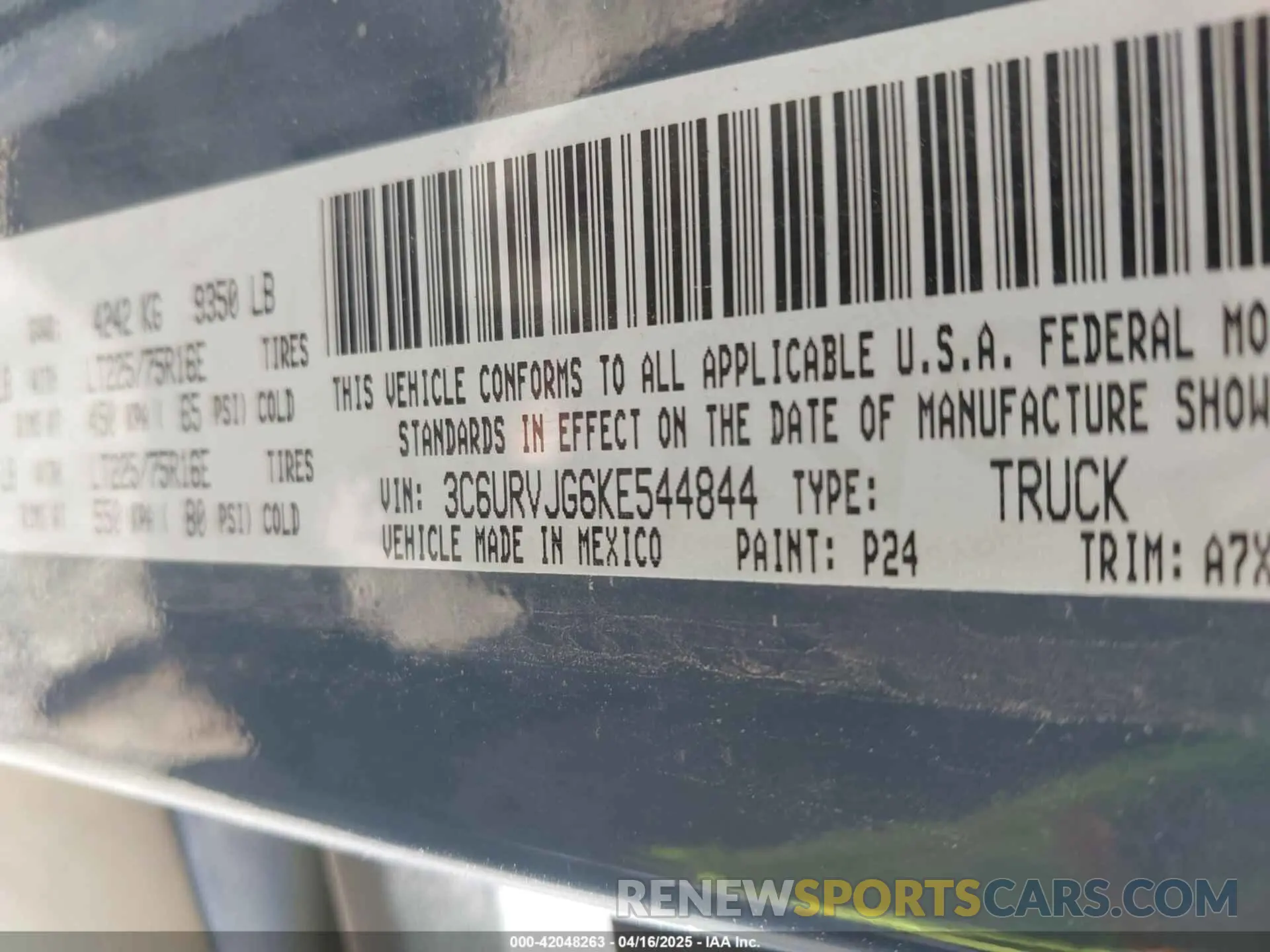 9 Photograph of a damaged car 3C6URVJG6KE544844 RAM PROMASTER 3500 2019
