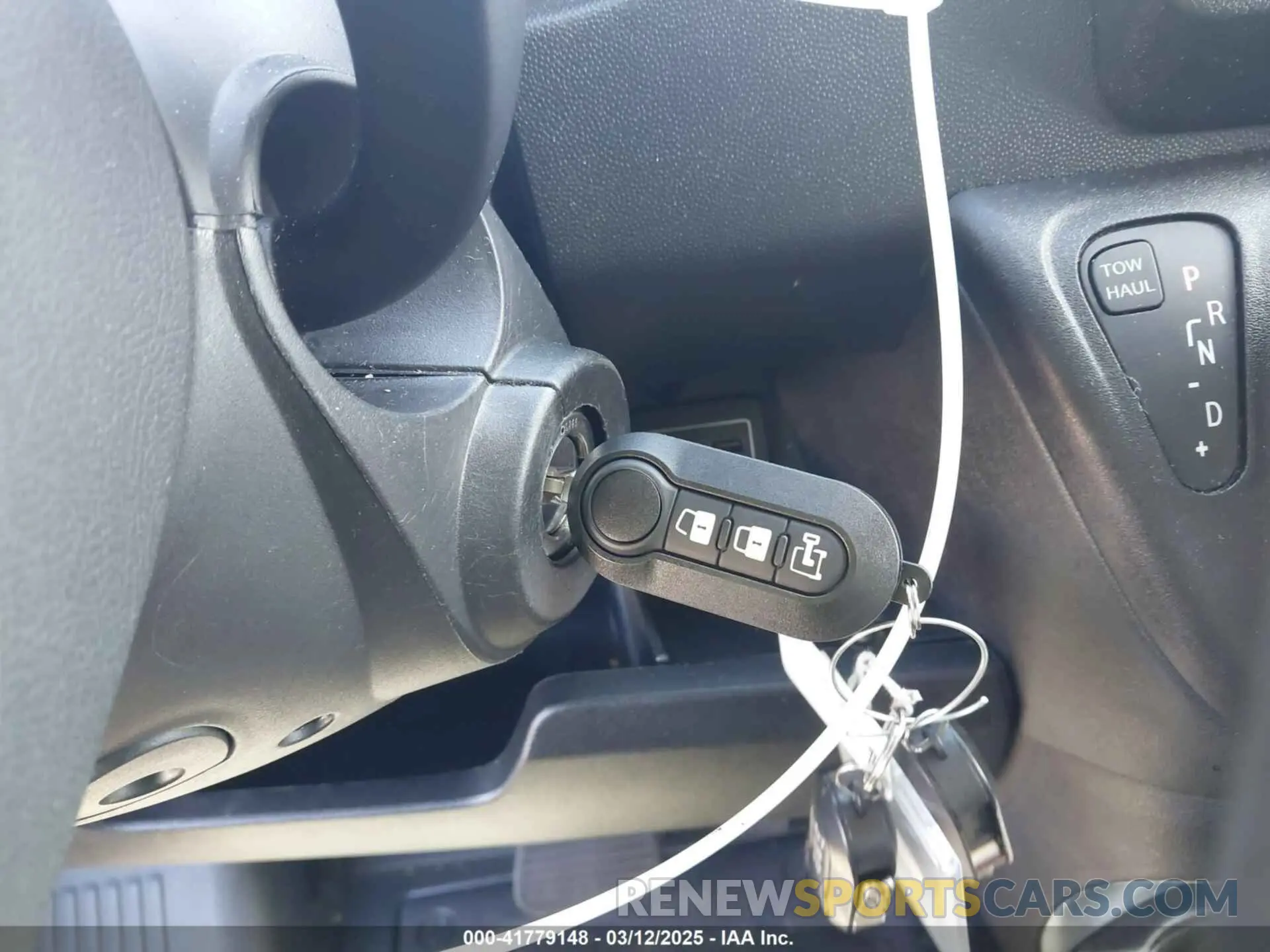 11 Photograph of a damaged car 3C6URVJG6KE560302 RAM PROMASTER 3500 2019