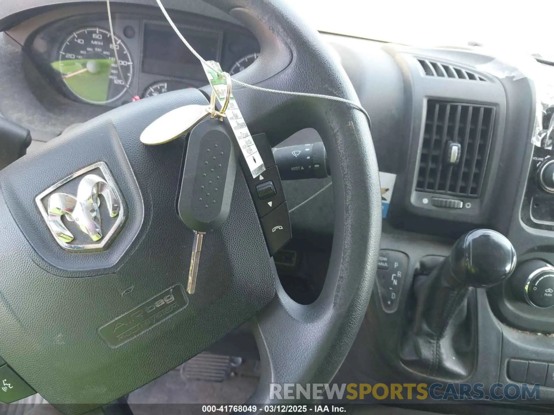 11 Photograph of a damaged car 3C6URVJG6KE564284 RAM PROMASTER 3500 2019