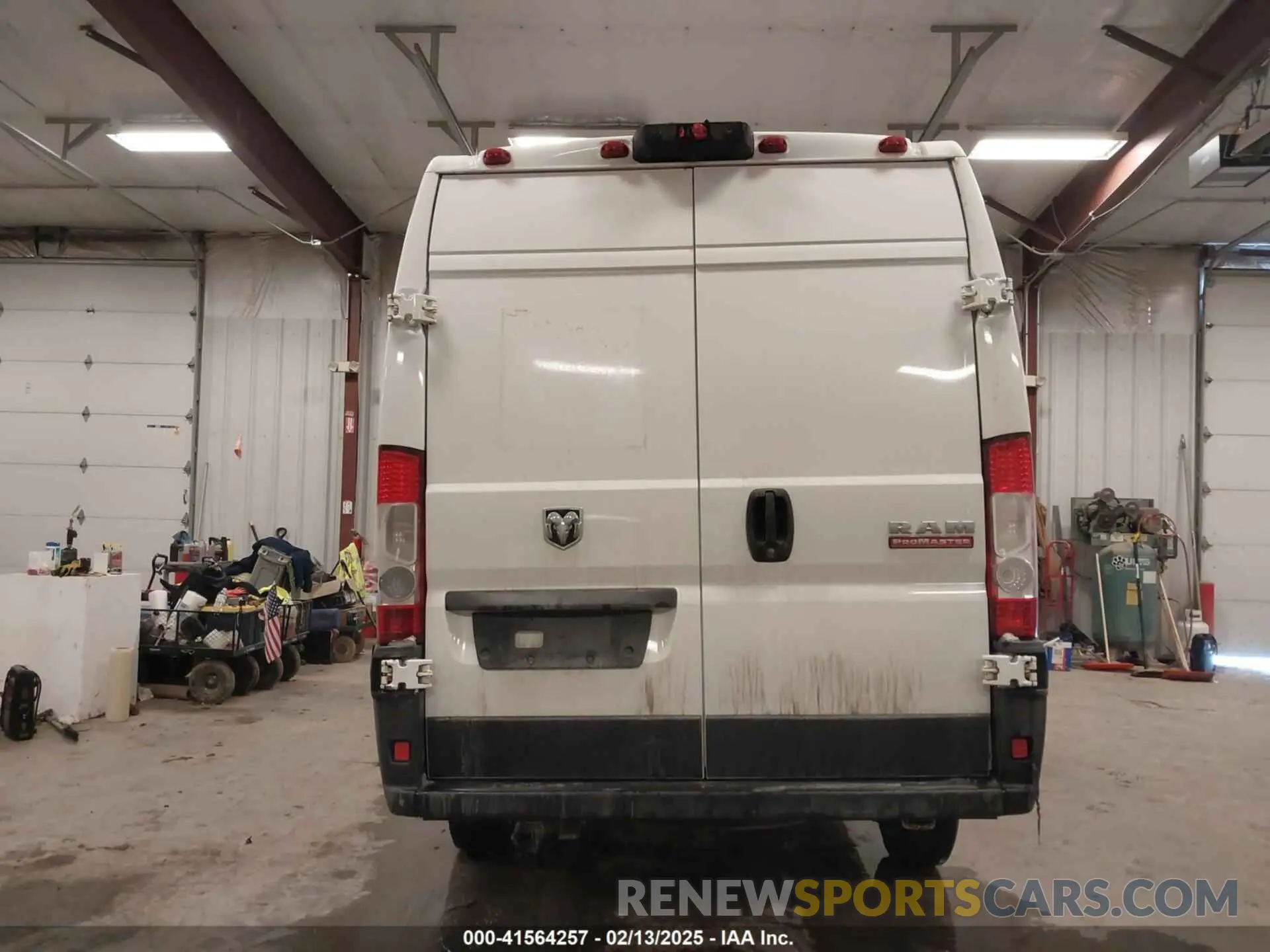 16 Photograph of a damaged car 3C6URVJGXKE513712 RAM PROMASTER 3500 2019