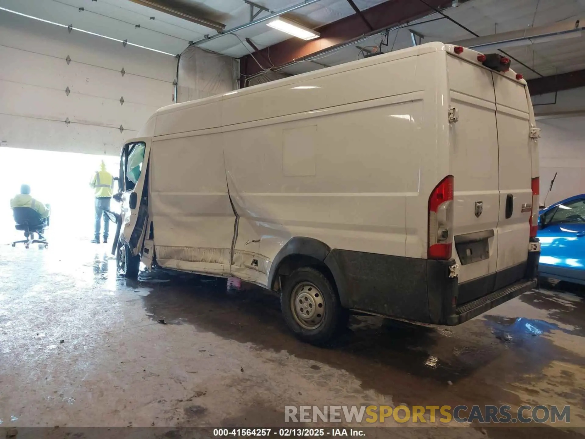 3 Photograph of a damaged car 3C6URVJGXKE513712 RAM PROMASTER 3500 2019