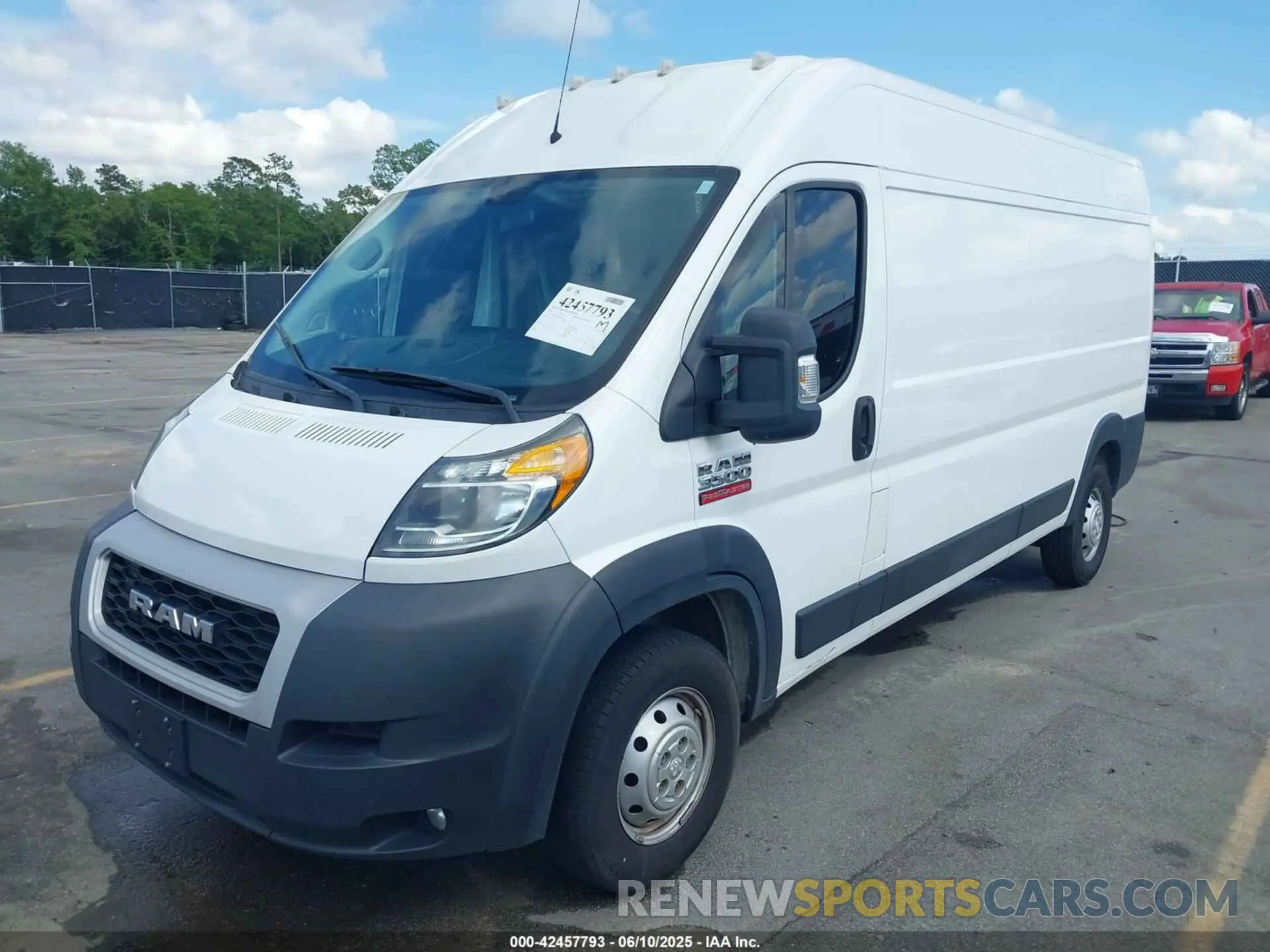 2 Photograph of a damaged car 3C6URVHG6LE110818 RAM PROMASTER 3500 2020