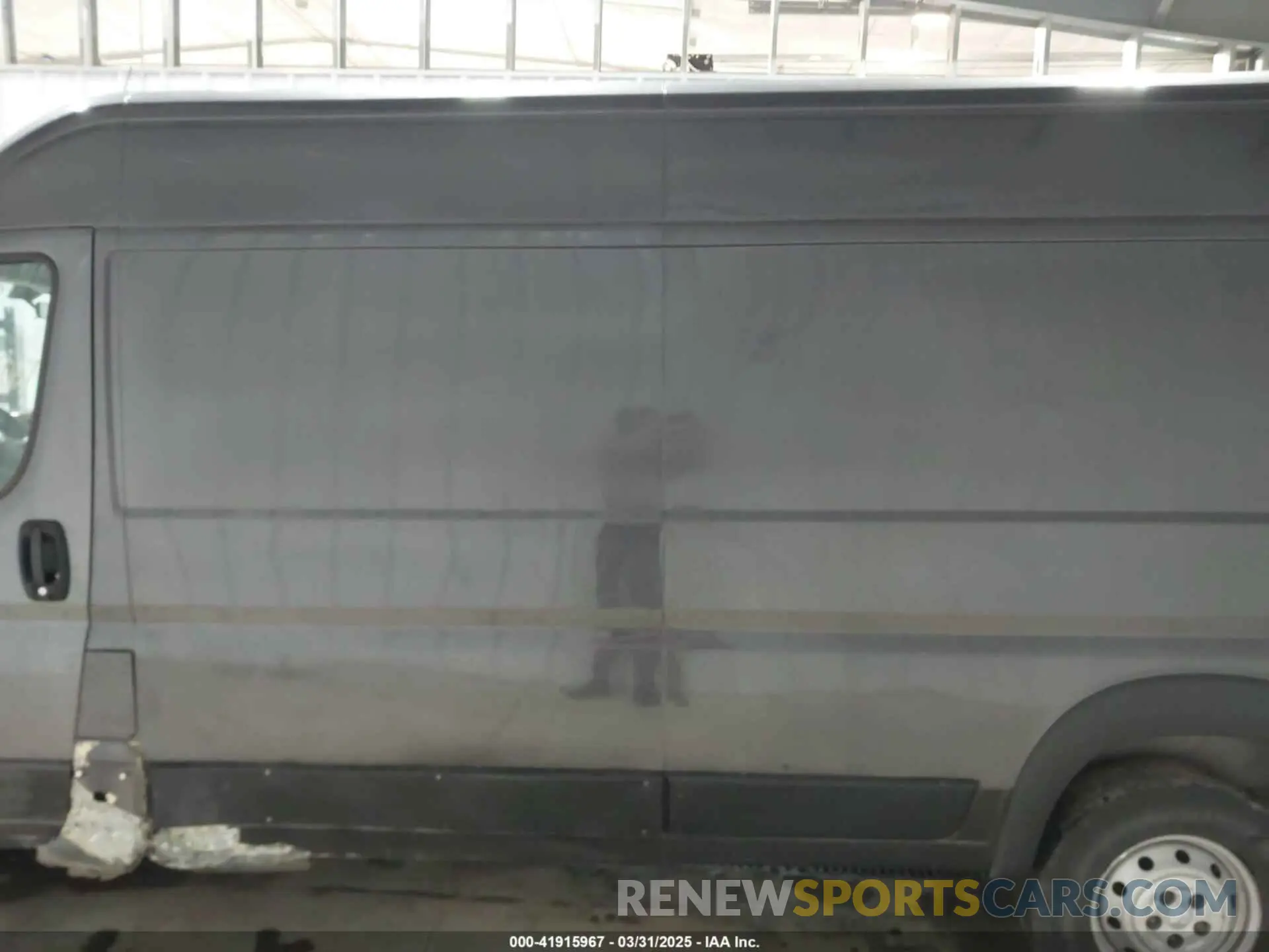 14 Photograph of a damaged car 3C6URVJG2LE100992 RAM PROMASTER 3500 2020