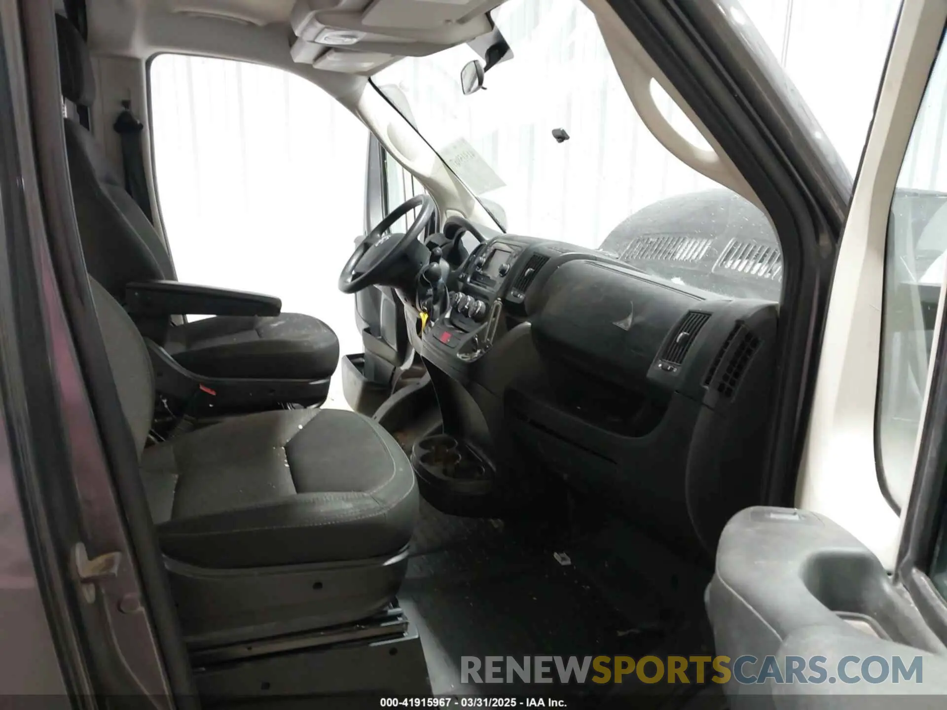 5 Photograph of a damaged car 3C6URVJG2LE100992 RAM PROMASTER 3500 2020