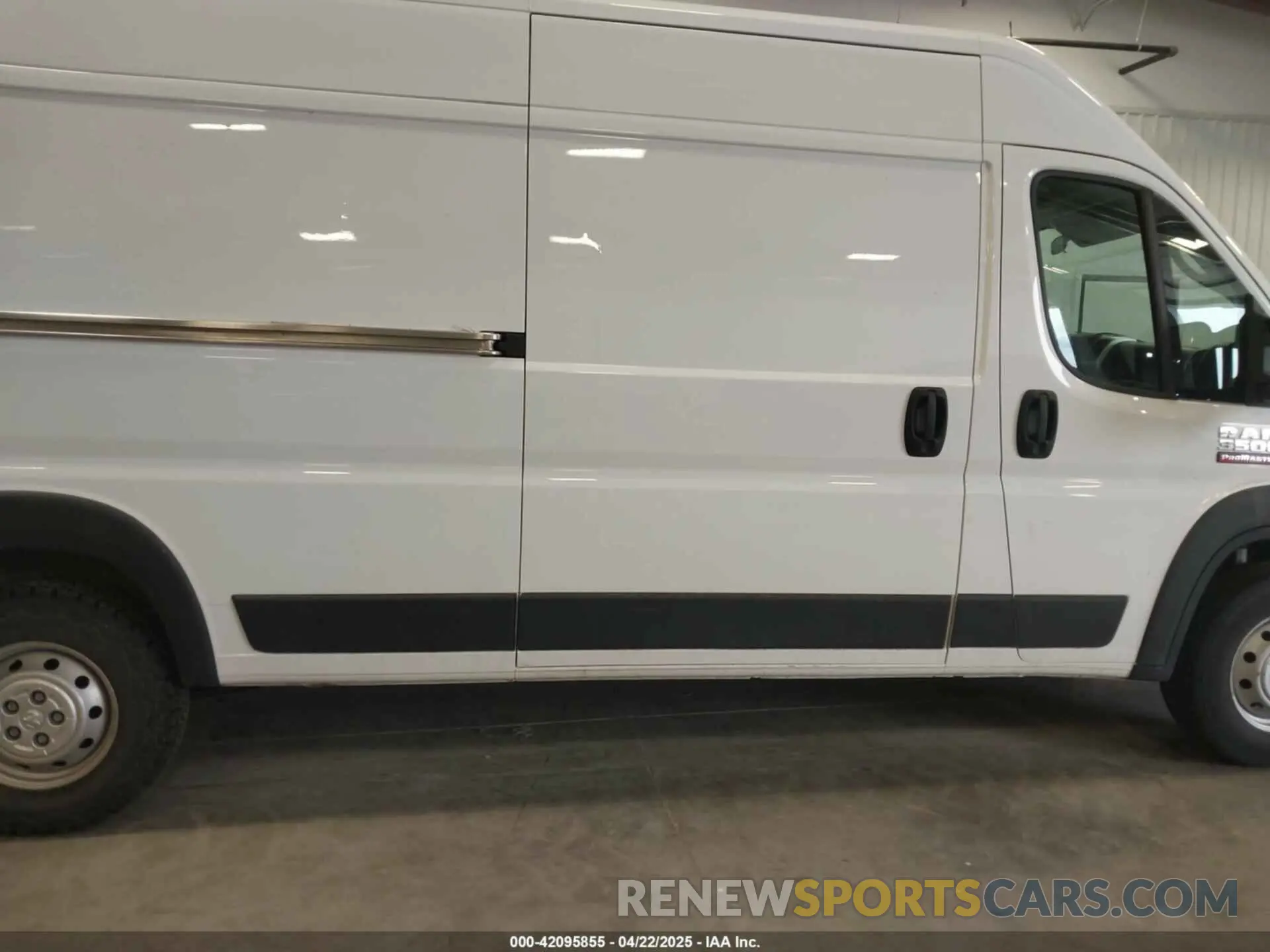 13 Photograph of a damaged car 3C6MRVHG8ME537399 RAM PROMASTER 3500 2021