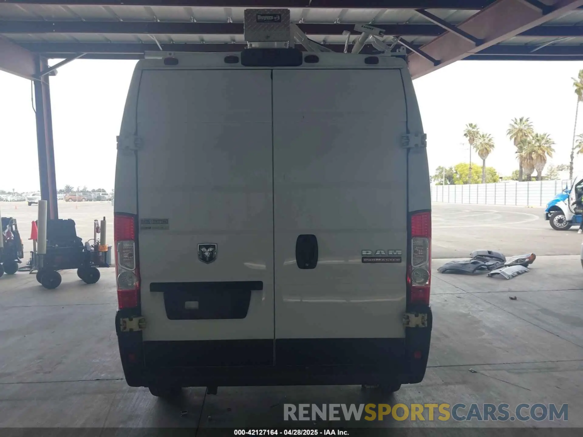 17 Photograph of a damaged car 3C6MRVHG8ME575585 RAM PROMASTER 3500 2021