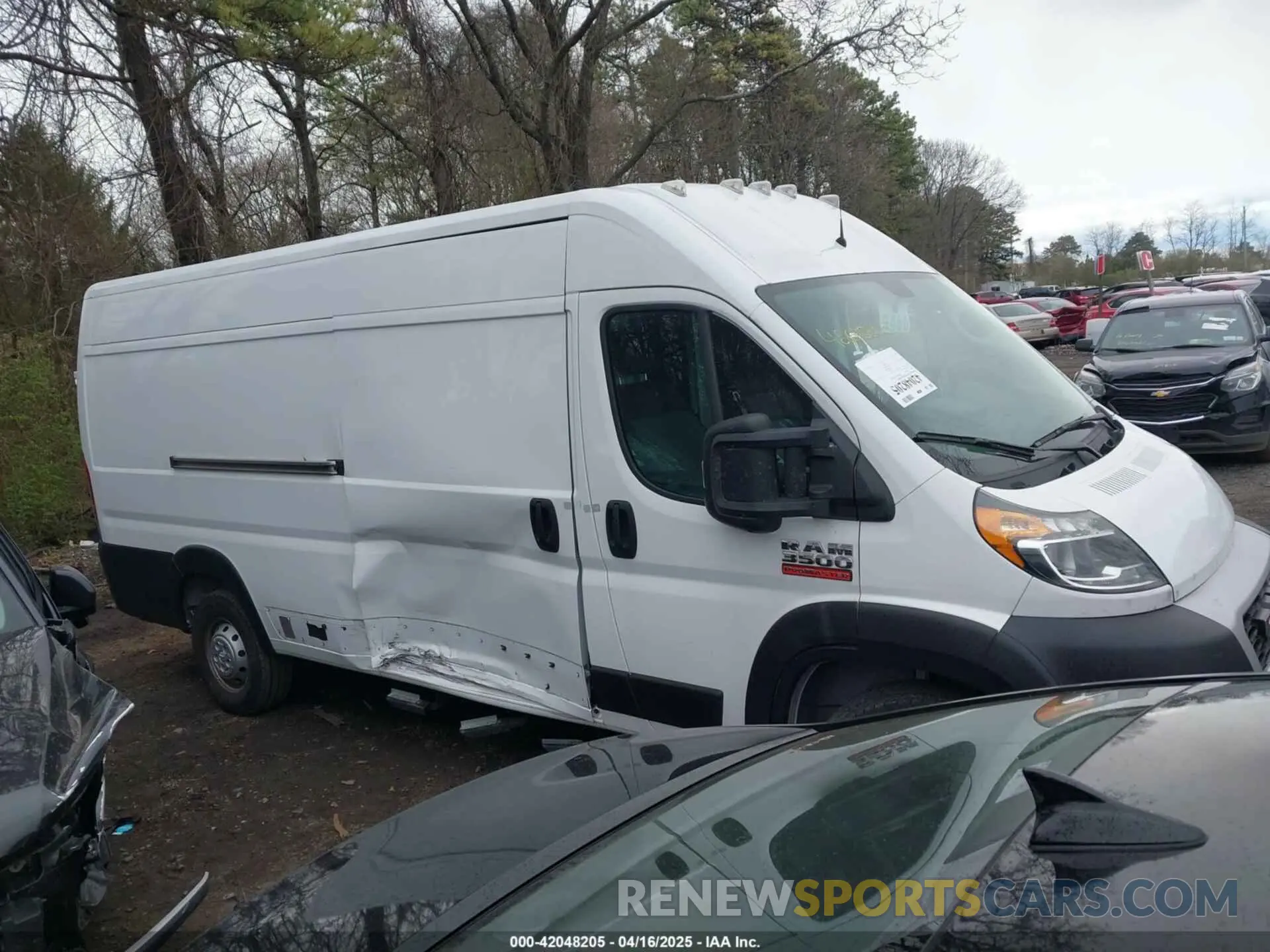13 Photograph of a damaged car 3C6MRVJG0ME510482 RAM PROMASTER 3500 2021